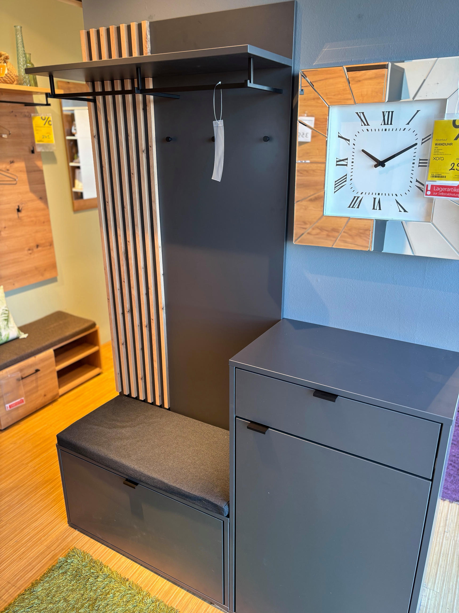 Garderobe PHIL - Voleo