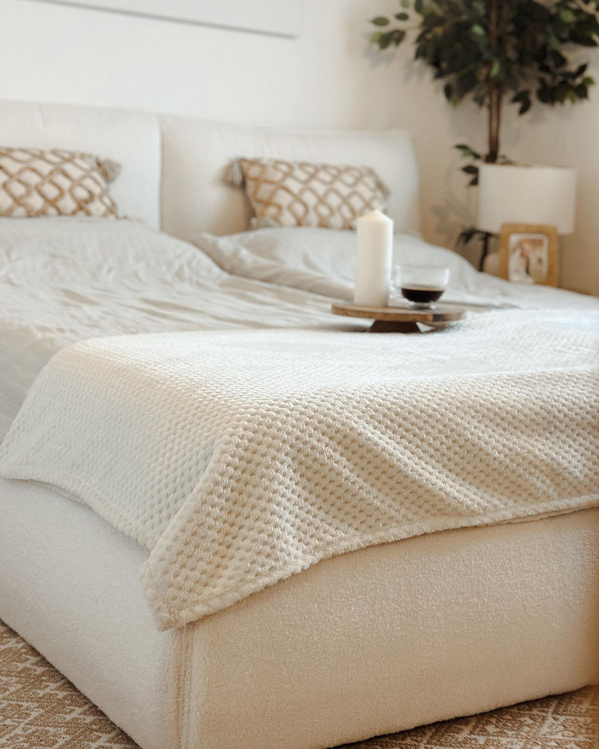 PAT TAPIȚAT cu somieră 180x200 cm alb Vinay - alb, material textil (180/200cm) - Beliani