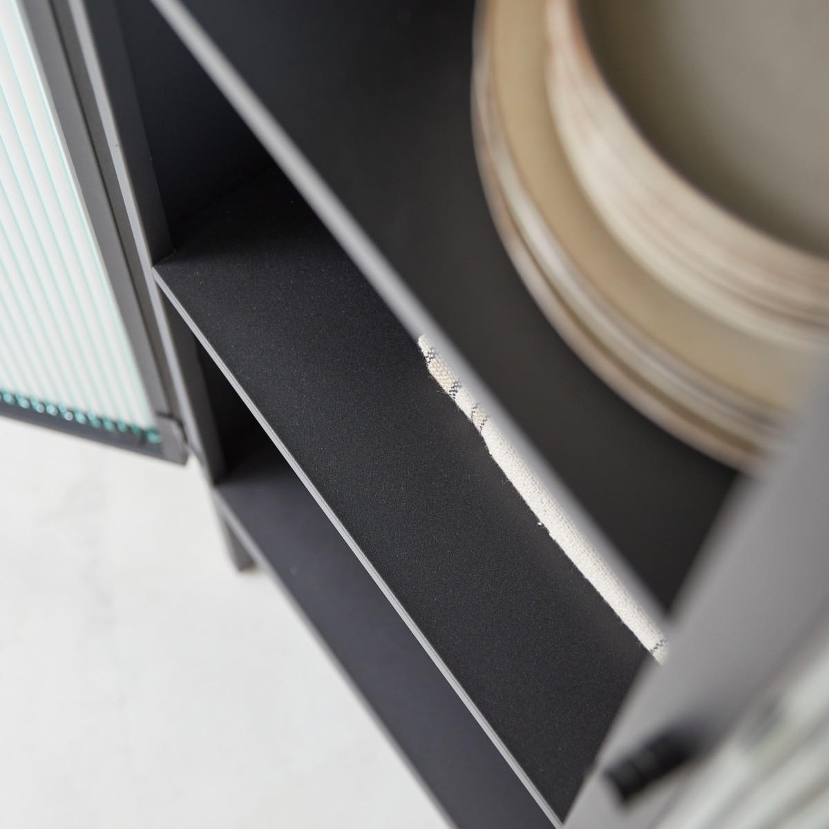 GESCHIRRSCHRANK Annet Schwarz aus Metall - Schwarz, Metall (80/170/37cm) - Tikamoon