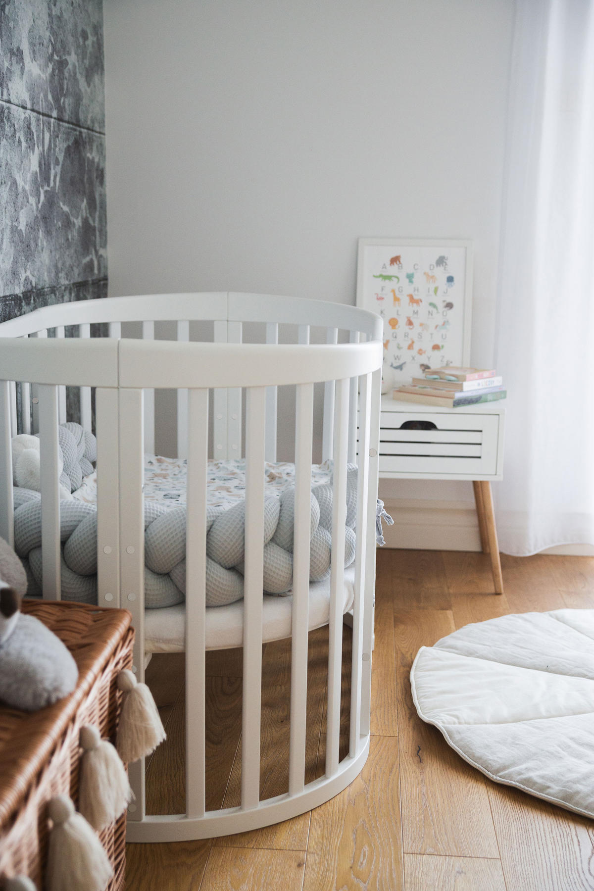 BABYBETT WHITE OVAL 7in1 mit Matratze - Weiß, Holz/Textil