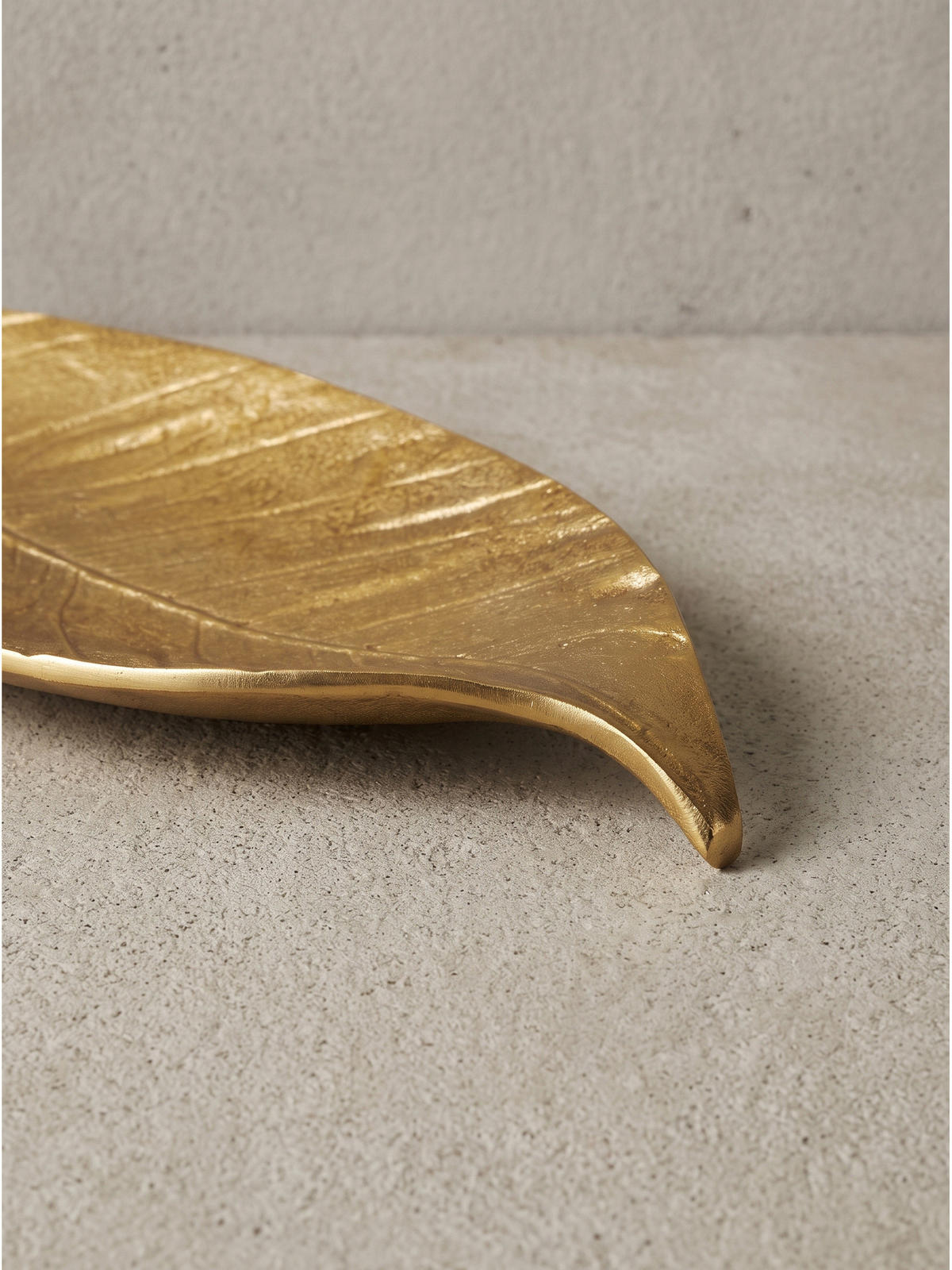 DEKOSCHALE SUBIACO, Aluminium, handgefertigt, Gold, 61 x 18 x 4 cm - Goldfarben, Metall (4cm) - KADIMA DESIGN