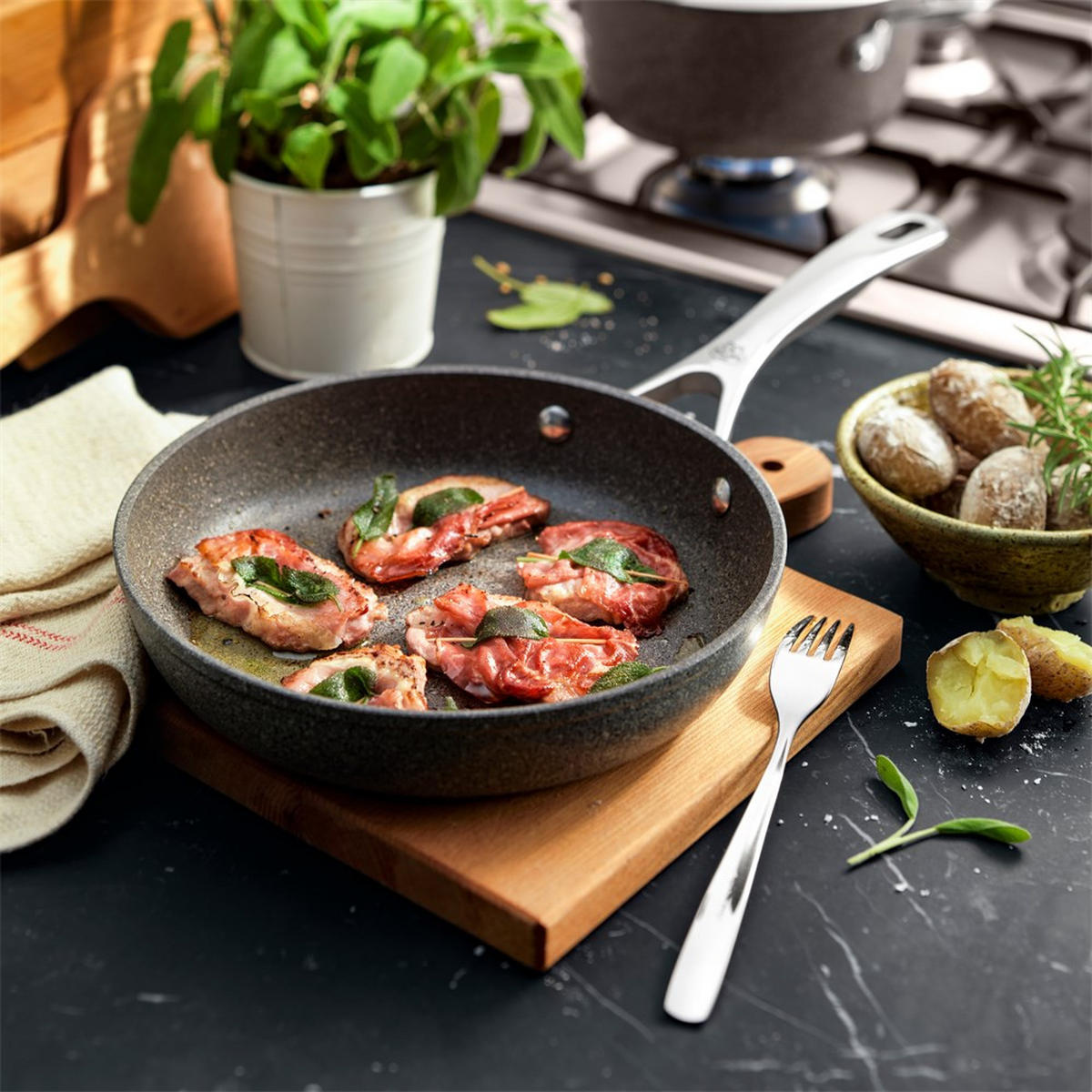 PFANNE Graphit 32/32/8.4 cm 750028240 - Graphitfarben, Metall (32cm) - Ballarini