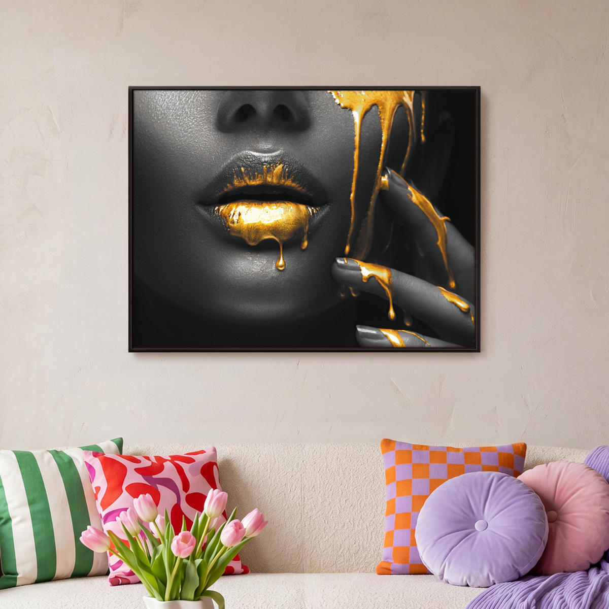 LEINWAND Bilder mit Rahmen - Frau - Schwarz - Gold - Gesicht - Lippen - 70x50 - Goldfarben, Textil (70/50cm) - MuchoWow