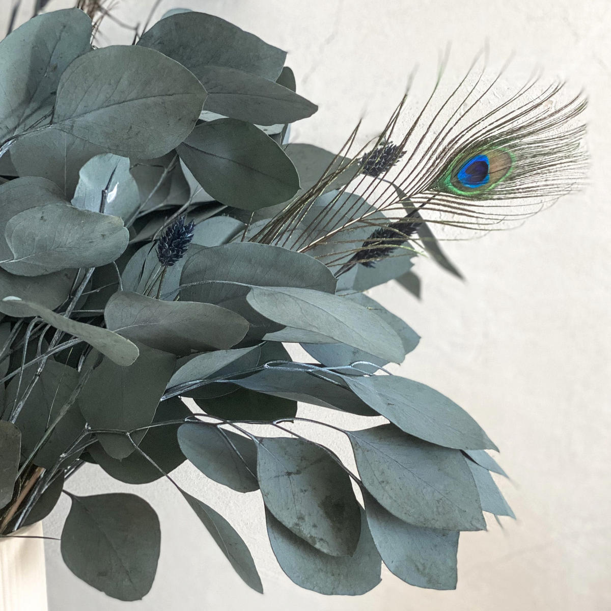 TROCKENBLUMENSTRAUSS Eukalyptus Blue Sky - blau / 40 cm - Blau, Naturmaterialien (40cm) - Lykke & You