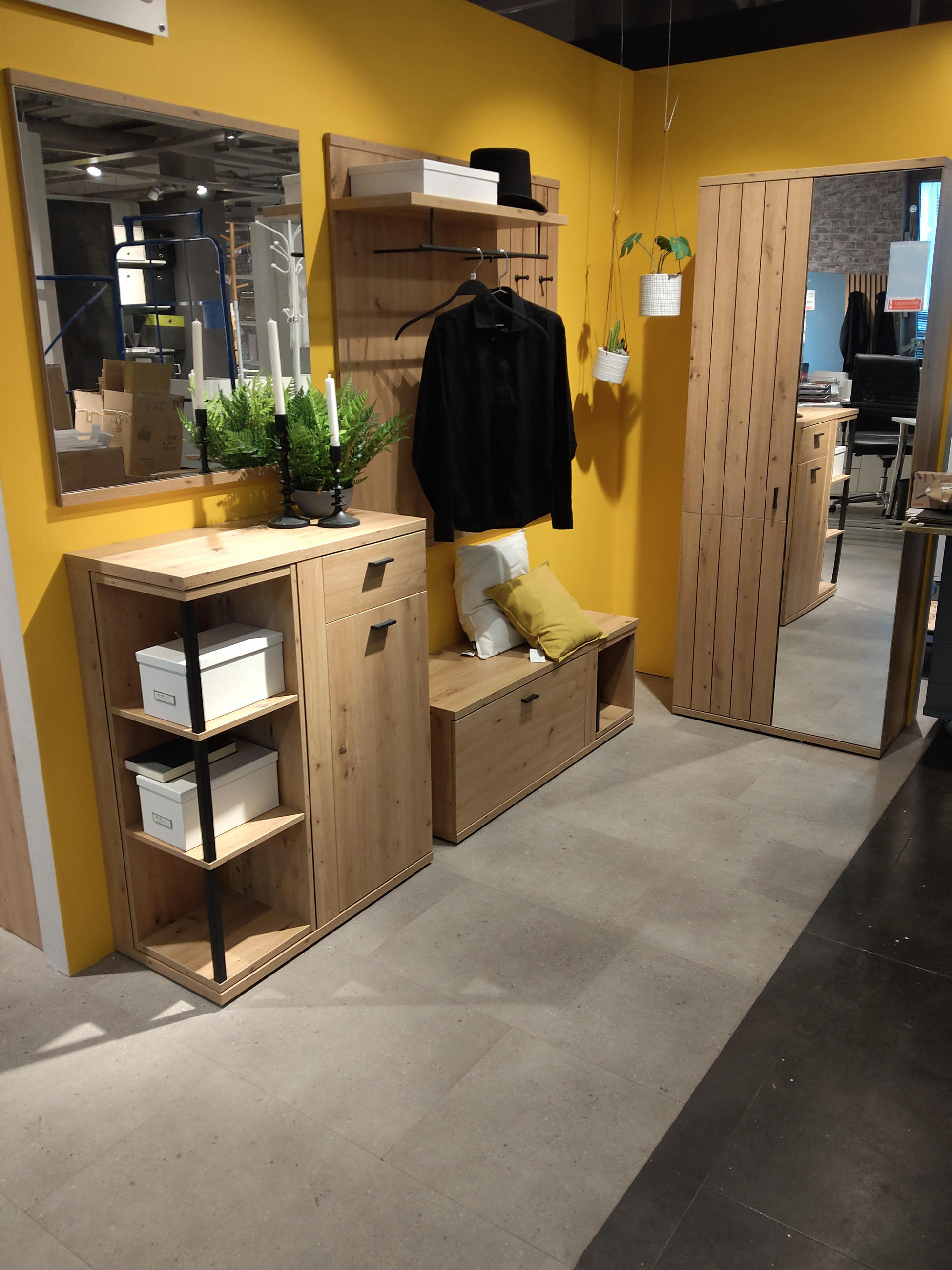 GARDEROBE LUGO - Cantus