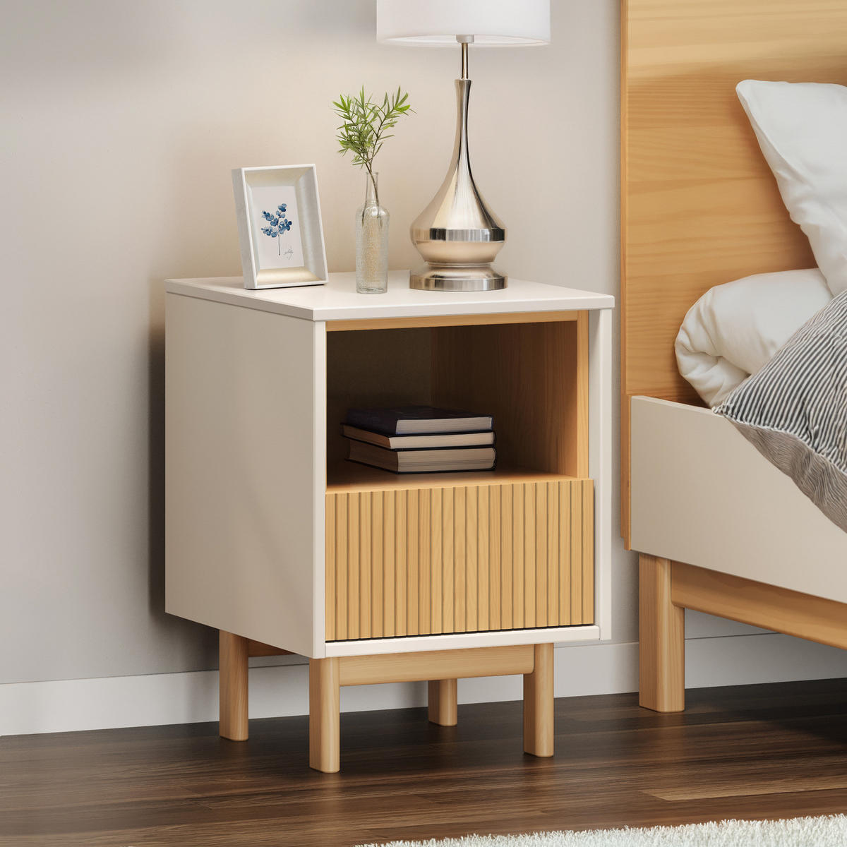 MASSIVE NACHTKOMMODE - Pinie / Kaschmir - Braun, Holz (41/52/35cm) - home24