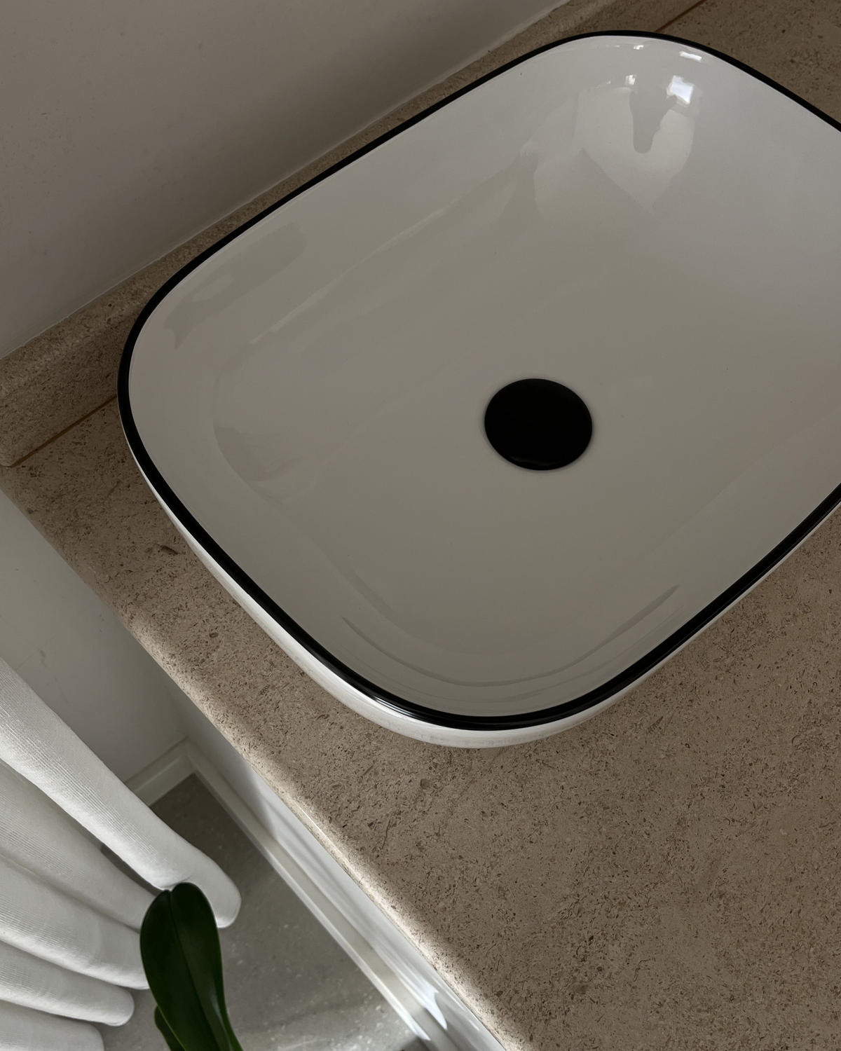 LAVOAR PE BLAT 46/33 cm alb Xert - alb/negru, ceramică (46/14/33cm) - Beliani