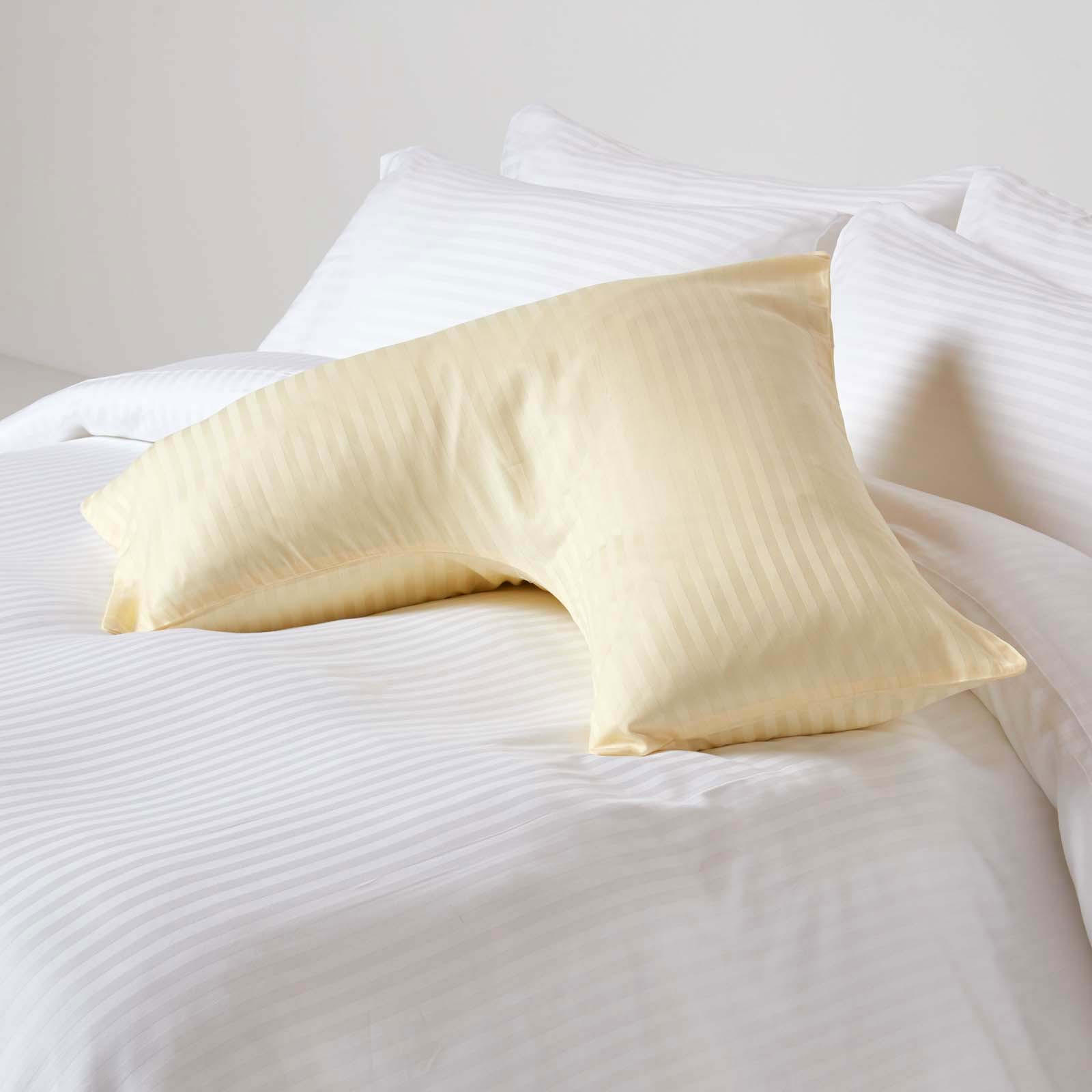 KISSENBEZUG für V-Form-Kissen, Damast-Streifen, Fadendichte 330 - Creme, Textil (38/76cm) - Homescapes