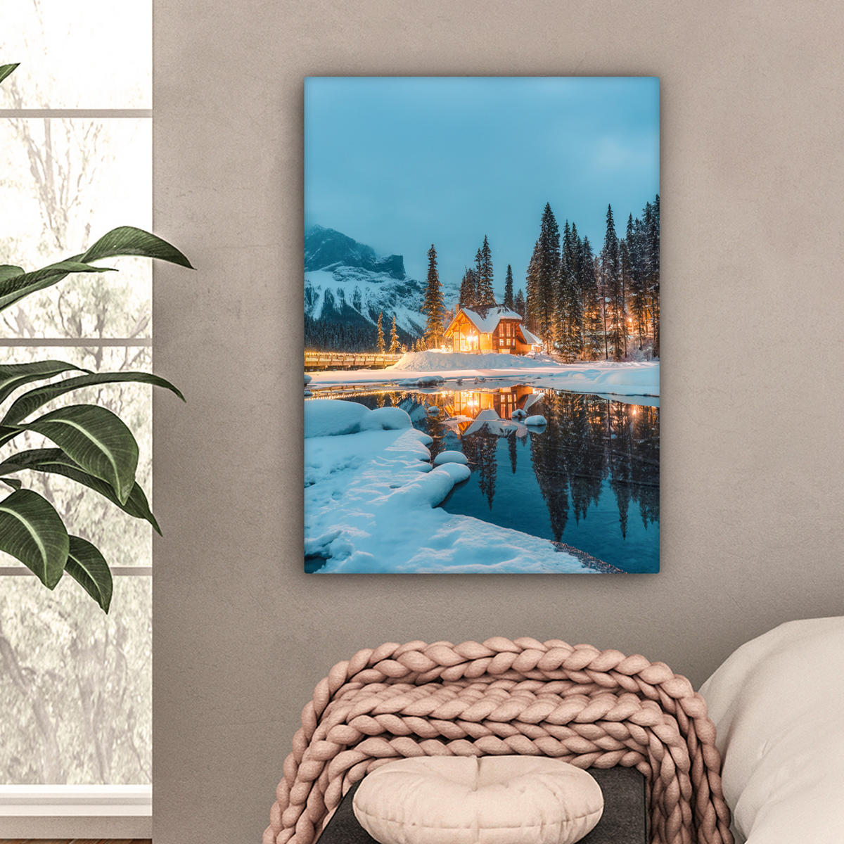 LEINWANDBILD Winterlandschaft - Natur - Haus - Berge - Schnee 60x80 cm - Hellblau, Textil (60/80cm) - MuchoWow