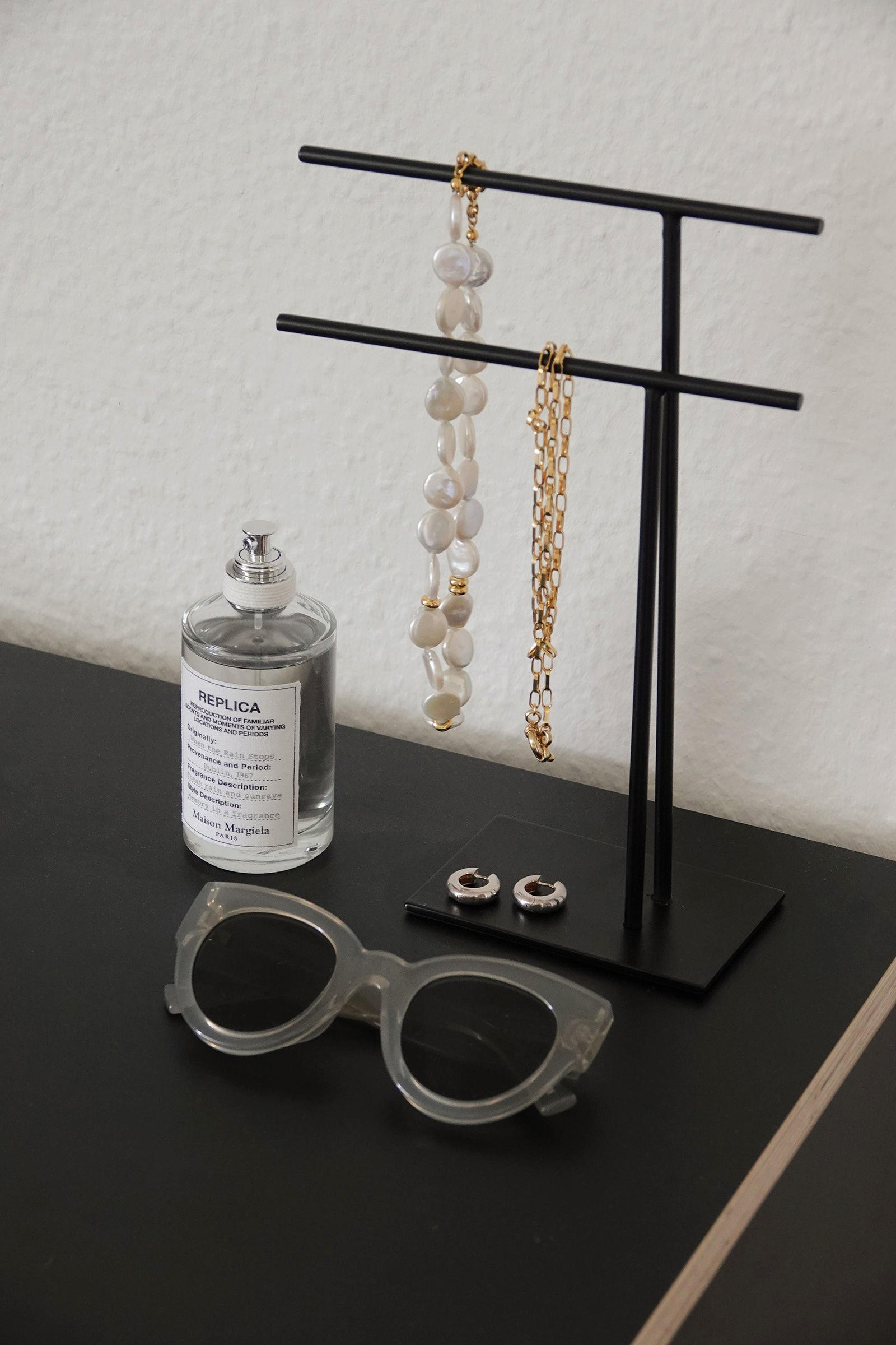 SCHMUCKSTÄNDER Butik aus Eisen in Schwarz 25/18,5 cm - Schwarz, Metall (18.5/7/25cm) - LaLe Living