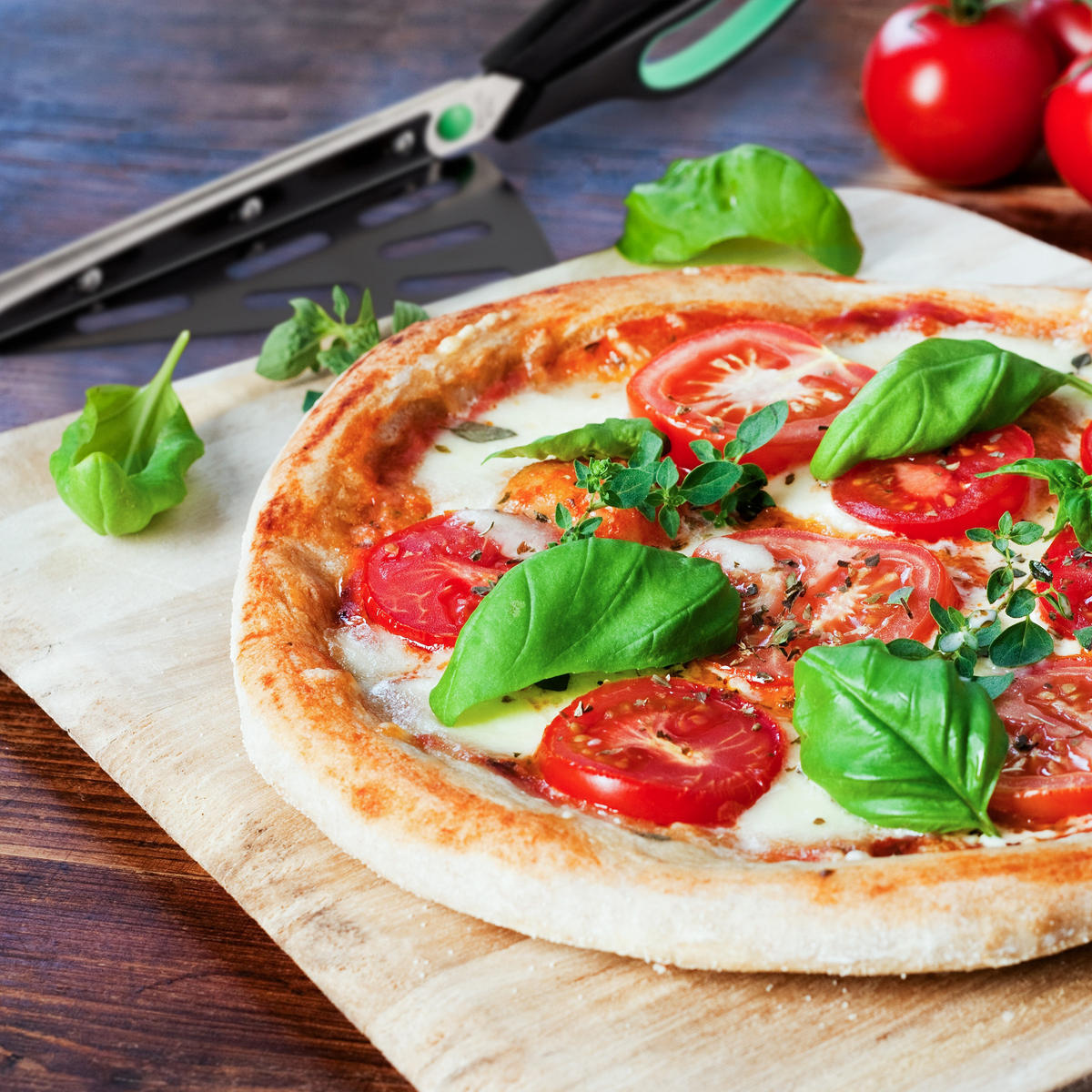 PIZZASCHERE - Schwarz, Kunststoff/Metall (8/8/27cm) - Relaxdays