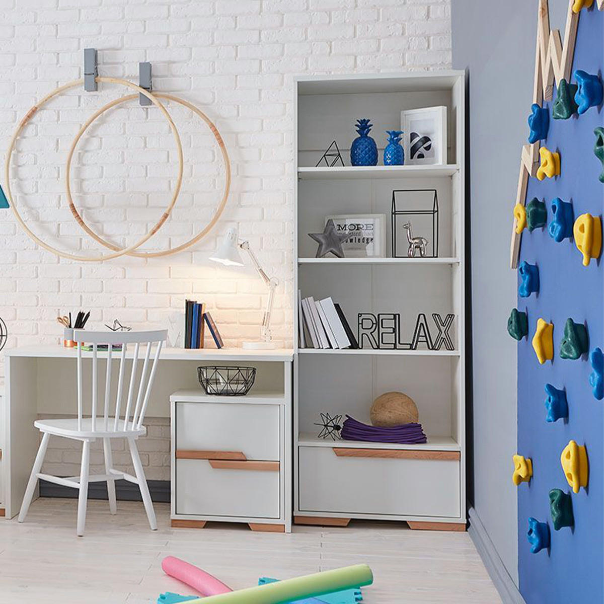 KNIHOVNA bílá a dřevo - bílá, kompozitní dřevo (70.5/195/45cm) - Petits-meubles