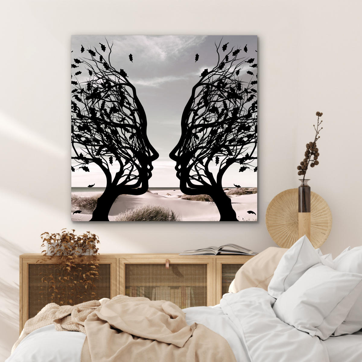 KOVOVÝ OBRAZ Pláž - more - ľudia - strom - moderné umenie 90x90 cm - svetlosivá, kov (90/90cm) - MuchoWow
