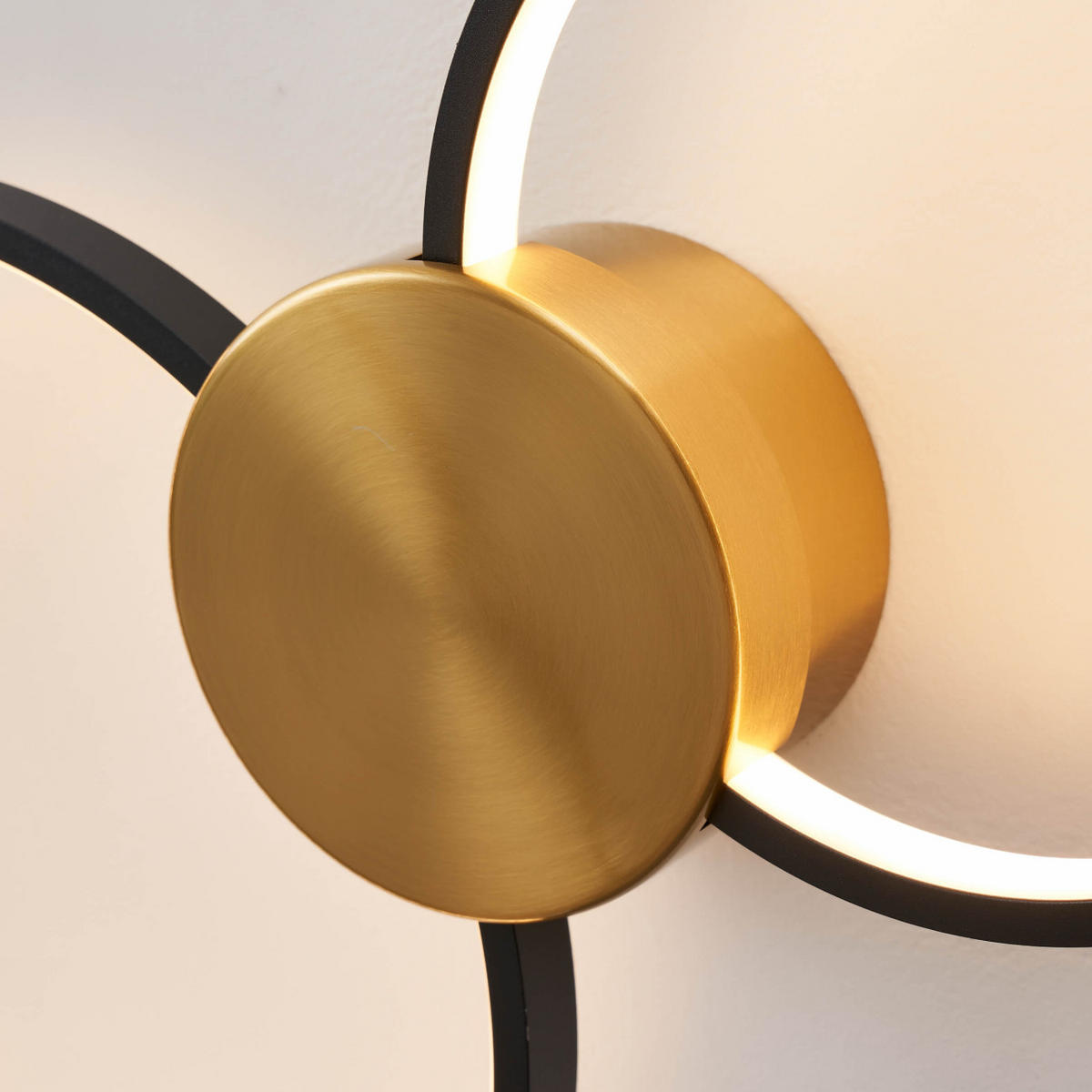 WANDLEUCHTE Alisa, Messing und Schwarz, 52cm - Schwarz, Metall (30/52/52cm) - KOSILUM