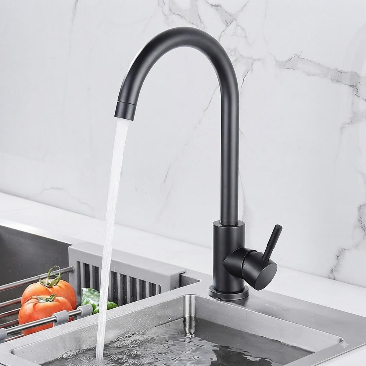BADEZIMMERARMATUR, großer gebogener Warm- und Kaltwasserschlauch, 32.5cm hoch, schwarz. - Schwarz, Metall (41/7/24cm) - Vallsero