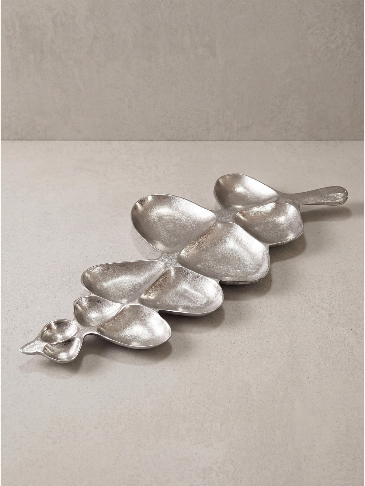 DEKOSCHALE NUMANA, Aluminium, handgefertigt, Silber, 60,5 x 17,5 x 3 cm - Silberfarben, Metall (3cm) - KADIMA DESIGN