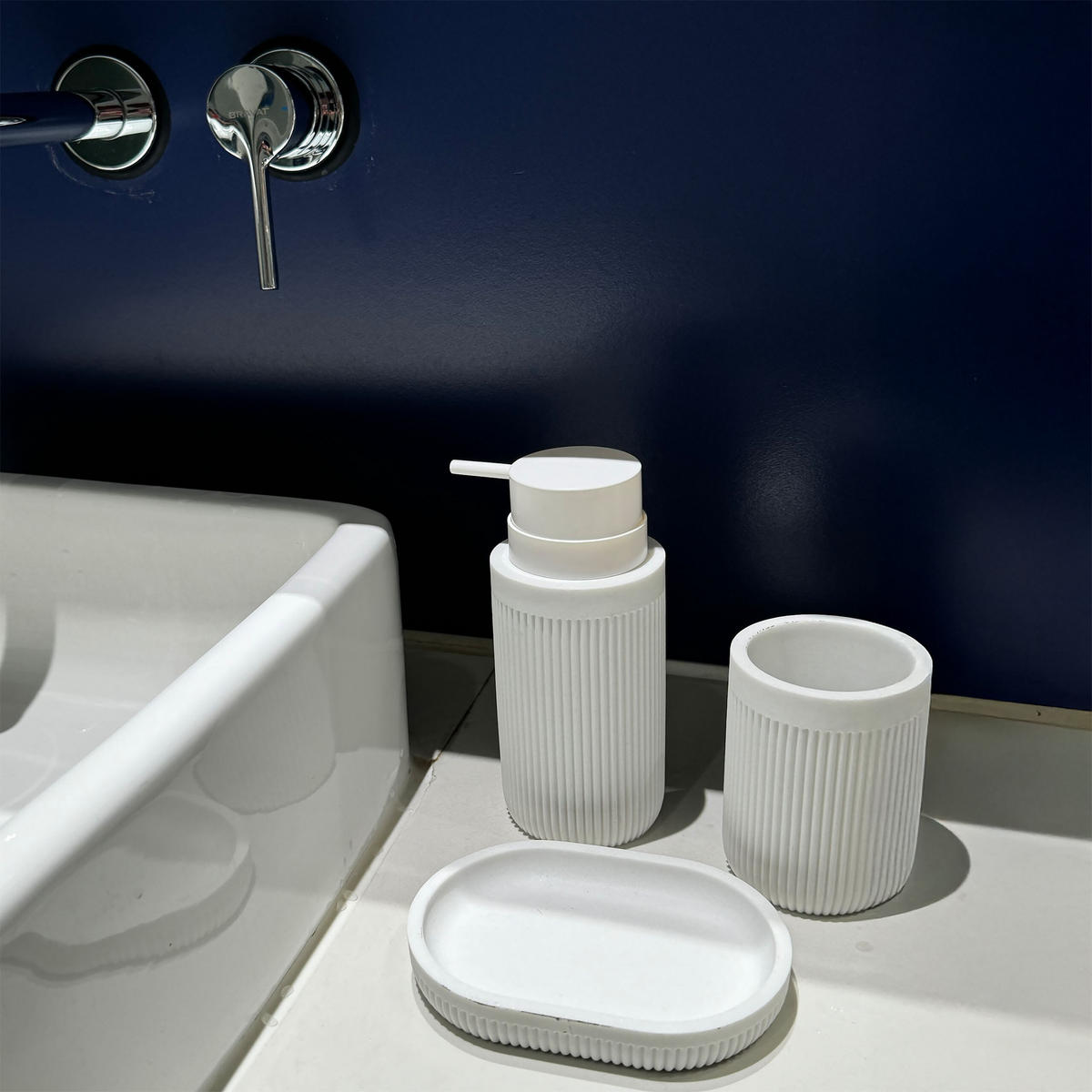 3-TLG.BAD-ACCESSOIRES - Weiß, Kunststoff (6.5/17.5/6.5cm) - Relaxdays