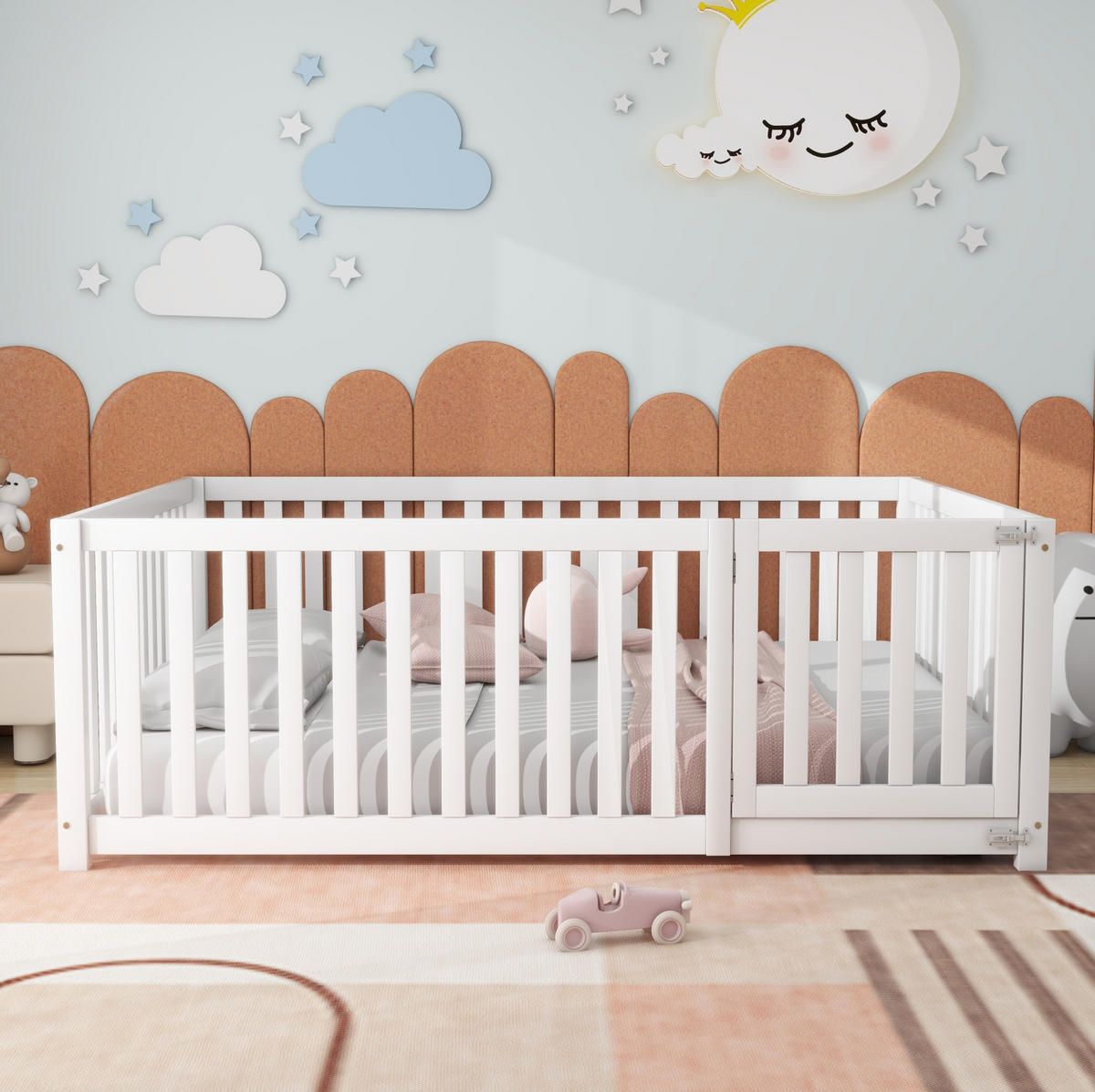 DĚTSKÁ postel 140/200 cm bílá z masivního dřeva s ohrádkou a dvířky - bílá, dřevo (140/200cm) - OKWISH