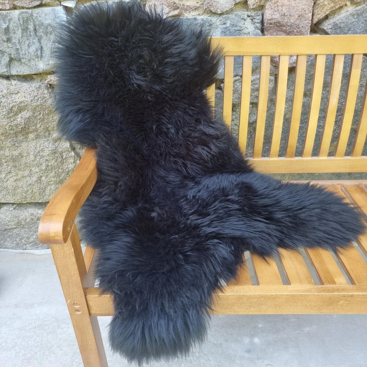 SCHAFFELL Premium Lammfell Natur ungeschoren weiche Wolle Schwarz dyed ca. 115 cm - Schwarz, Fell (65/115cm) - Provellus