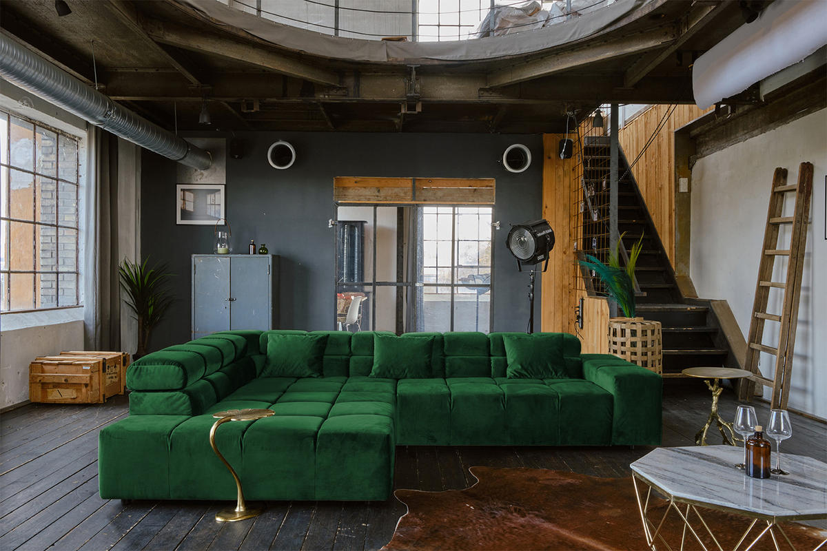 ECKSOFA MIT MOTORISCHEM SITZVORZUG NEVADA Smaragdgrün Velvet - Smaragdgrün/Schwarz, Textil (319/215cm) - KAWOLA