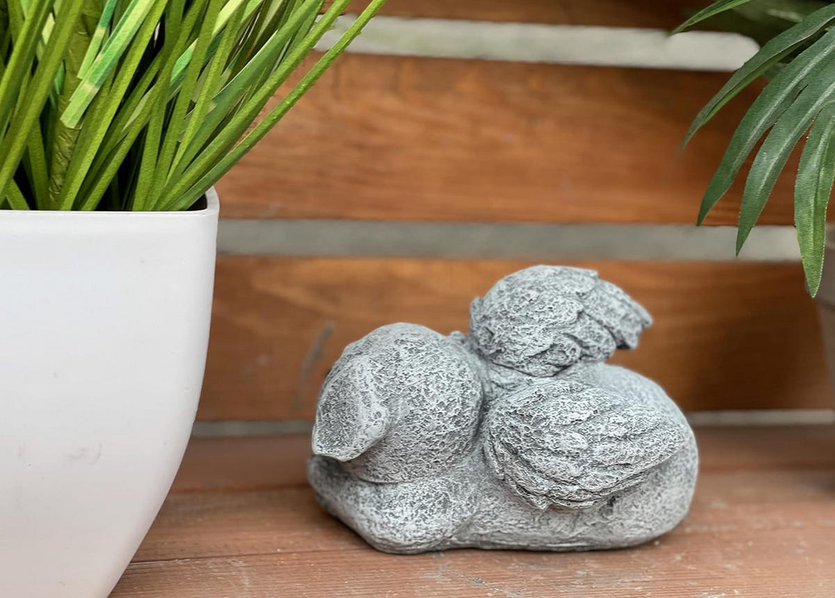 STEINFIGUR Grabschmuck Hund mit Engelsflügeln frostfest Steinguss wetterfest - Grau, Stein (13/10/10cm) - stoneandstyle