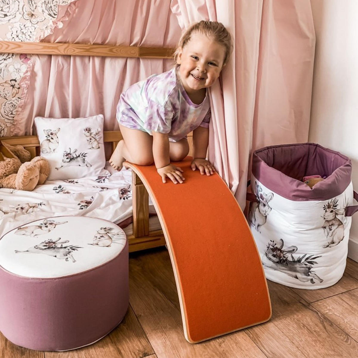 BALANCIERBRETT mit Filz für Kinder 80x30cm, Natur Balance Board, Orange - Orange, Holz (30/18/80cm) - MeowBaby