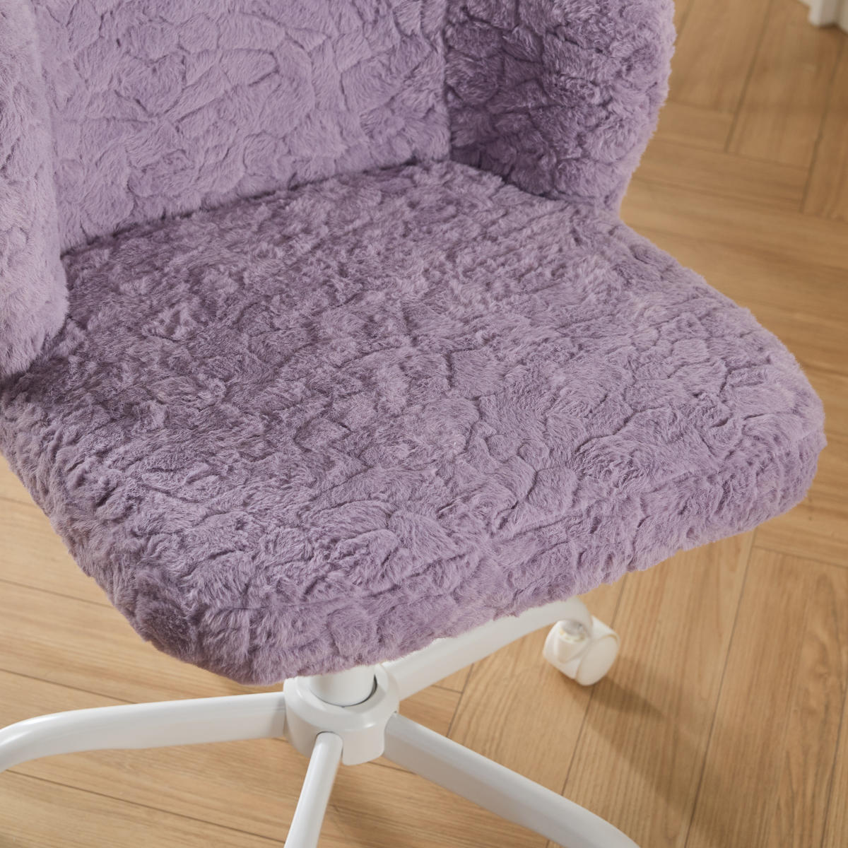 DREHSTUHL DE-40971 mit Kunsthasenfell-Bezug und bunten Rollen Violett - Lila, Metall (55/81/57cm) - ComfortXL
