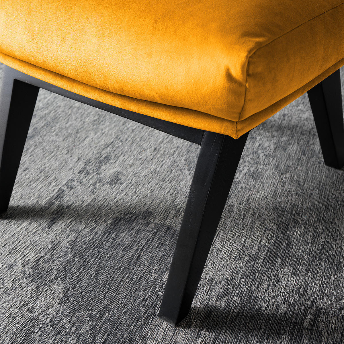 POLSTERHOCKER mit Holzfüßen - Gelb/Schwarz, Eichenholz/Textil (51/37/41cm) - home24