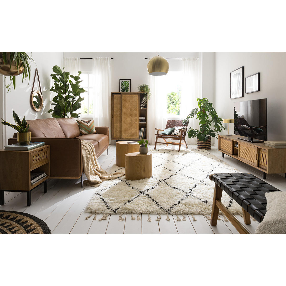 TV-LOWBOARD - Mango massiv / Wiener Geflecht - Beige/Schwarz, Holz (160/45/43cm) - home24