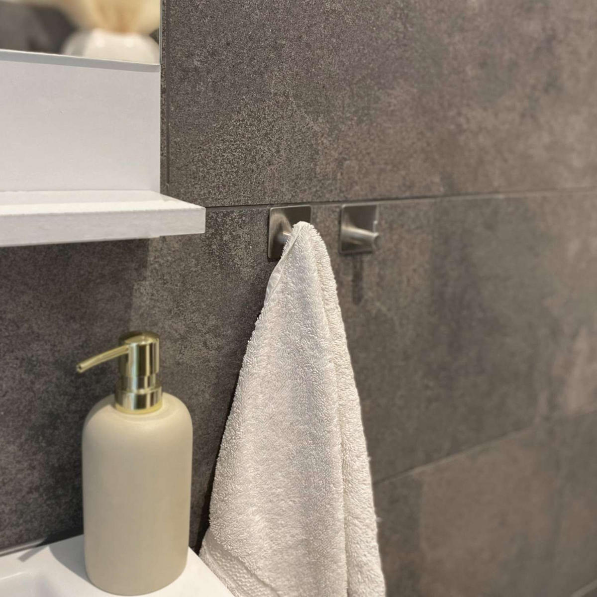 HANDTUCHHALTER selbstklebender Haken (4-tlg.) - Silberfarben, Metall (4.5/3/4.5cm) - Intirilife