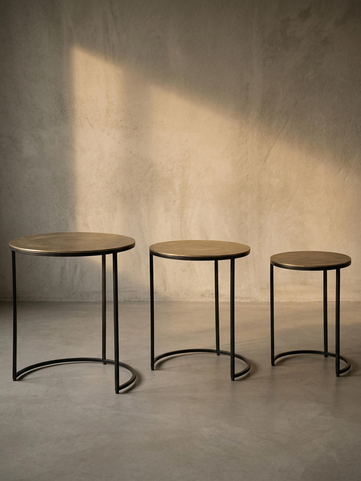 SATZTISCH Set – 3-teilig Rund Aluminium Gold Schwarz - Goldfarben/Schwarz, Metall (45/45/55cm) - KADIMA DESIGN