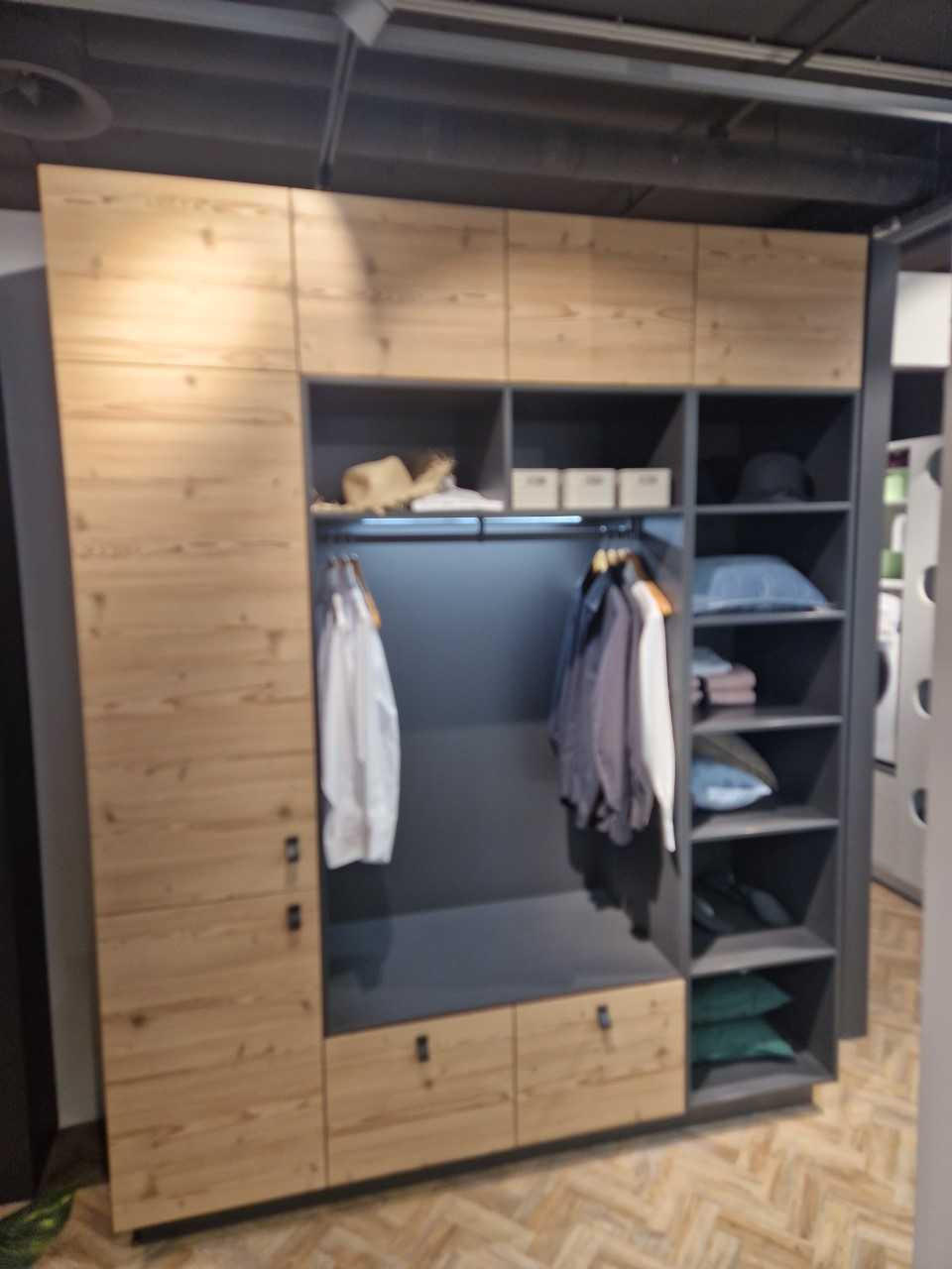 Vorzimmer Novel - Novel