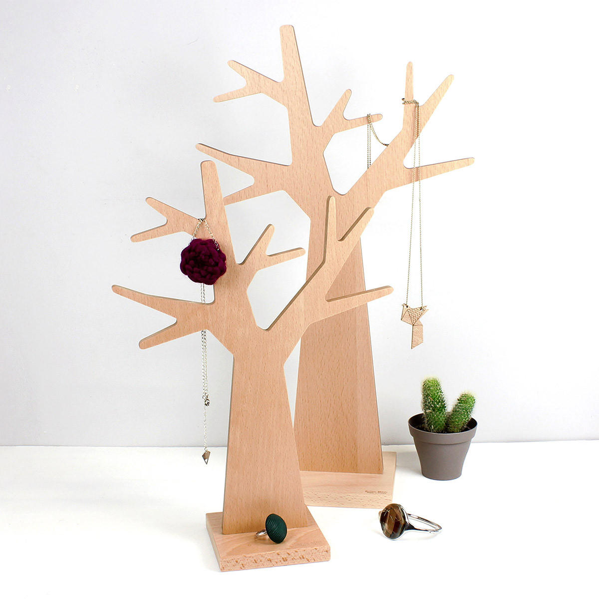 SCHMUCKBAUM mit massiver Buchenbasis - H36 cm - Eschefarben, Holz (0.9/36/4cm) - Calicosy