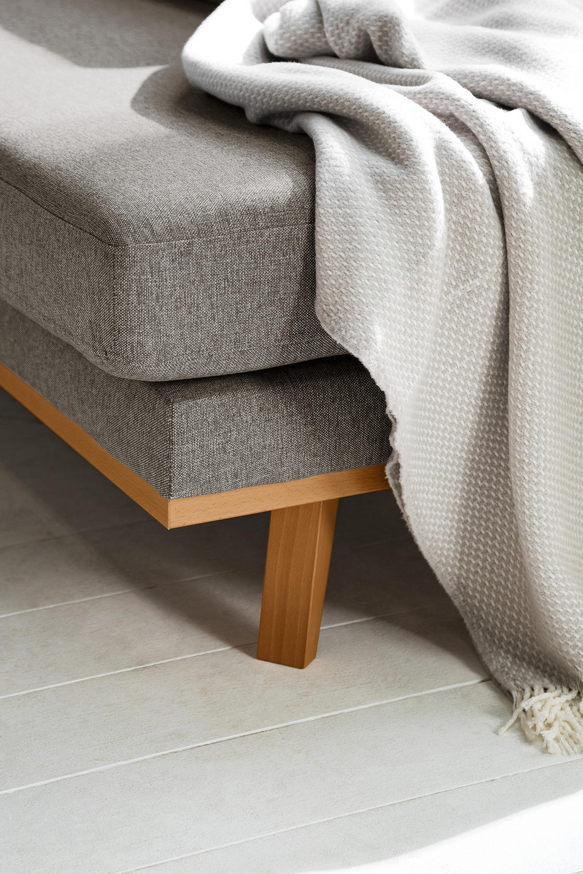 WOHNLANDSCHAFT mit Longchair - Graubraun/Buchefarben, Buchenholz/Textil (371/81/219cm) - home24