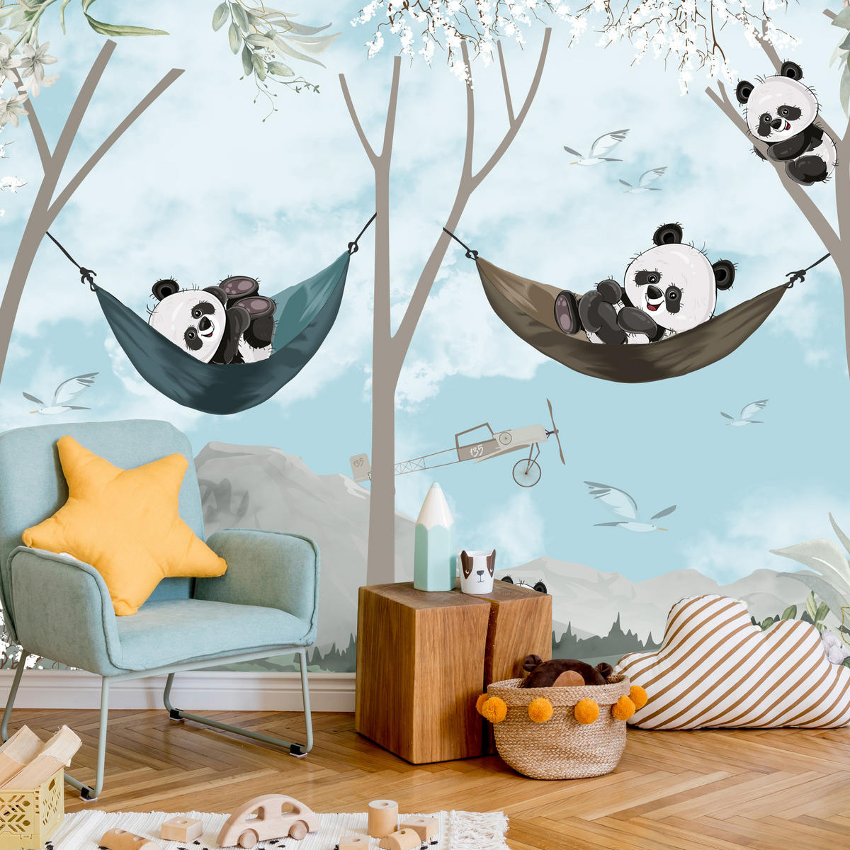 FOTOTAPETA Pre Detskú Izbu Pandy V Hojdacích Sieťach Rozprávkový Les Kvety Hory 450 x 315 cm - čierna/sivá, papier (450/315cm) - Muralo