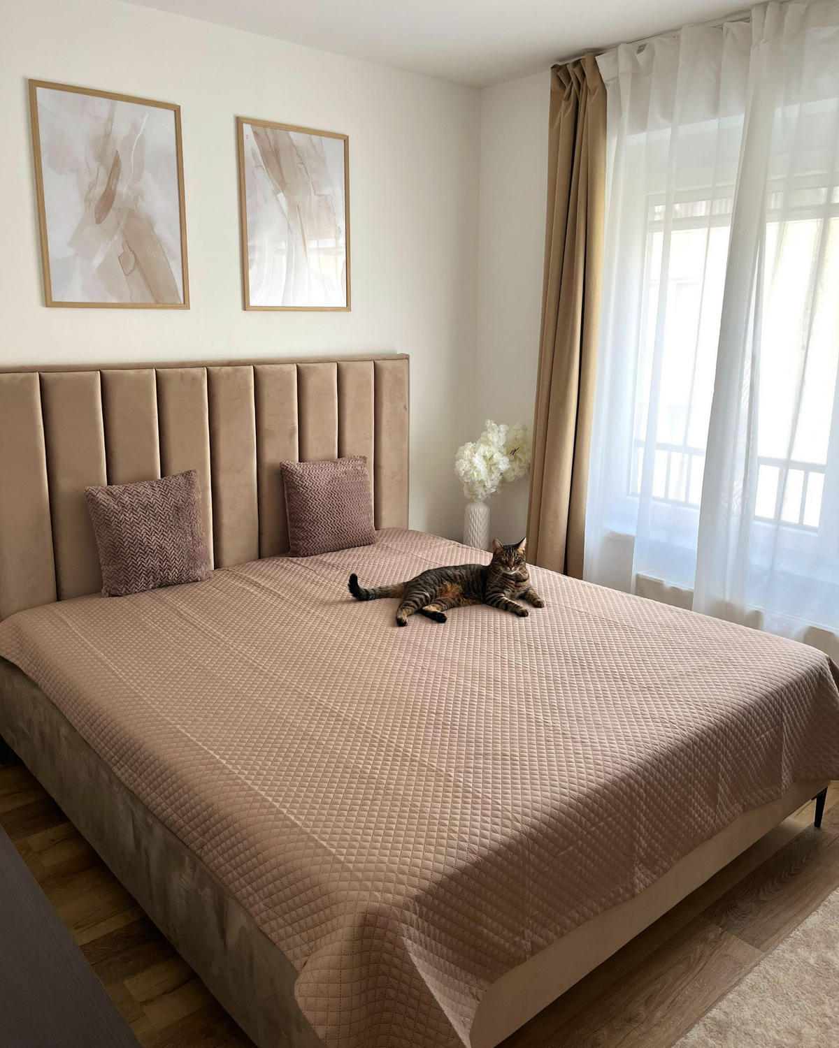 POSTEL s úložným prostorem 180/200 cm Taupe Sezanne - šedá/černá, textil (180/200cm) - Beliani