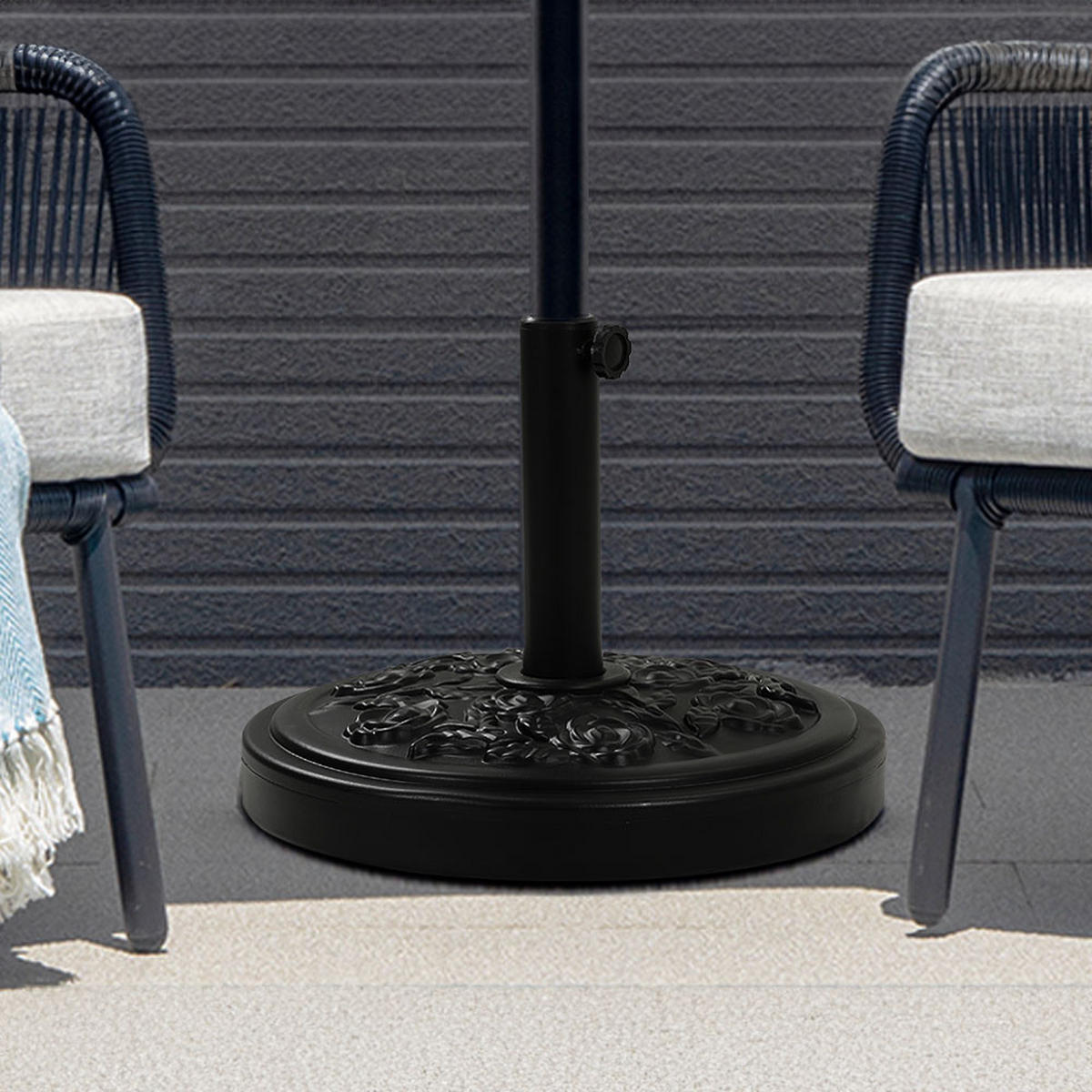 SONNENSCHIRMSTÄNDER Sonnenschirmfuß mit Rollen aus PE + Concrete und Stahl in Schwarzmit dekorativem Rosemuster Schwarz Ø45 × 25 cm 20 kg - Schwarz, Metall (57/51cm) - Livingandhome
