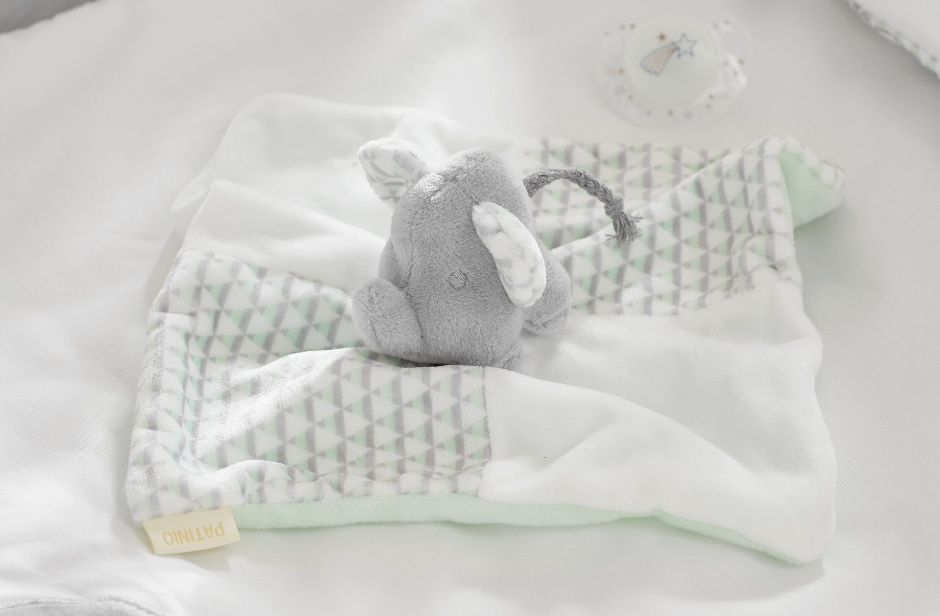 Chrastítka a muchláčci