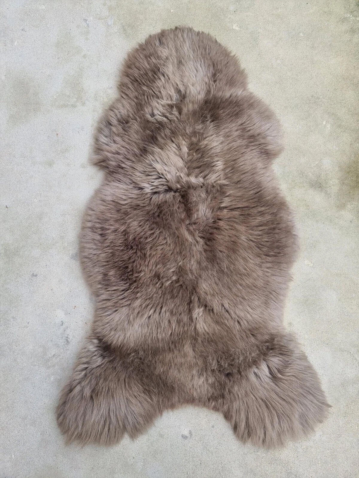 SCHAFFELL Premium Lammfell Natur ungeschoren weiche Wolle Taupe dyed ca. 105 cm - Taupe, Fell (55/105cm) - Provellus