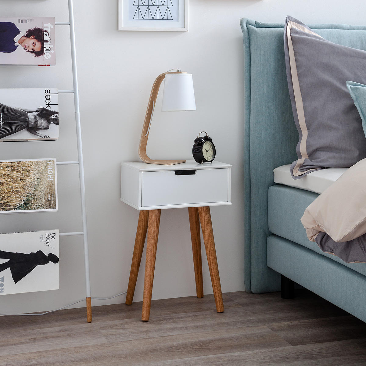 NACHTTISCH - Eiche massiv - Weiß - Weiß, Holz/Holzwerkstoff (40/63/30cm) - home24