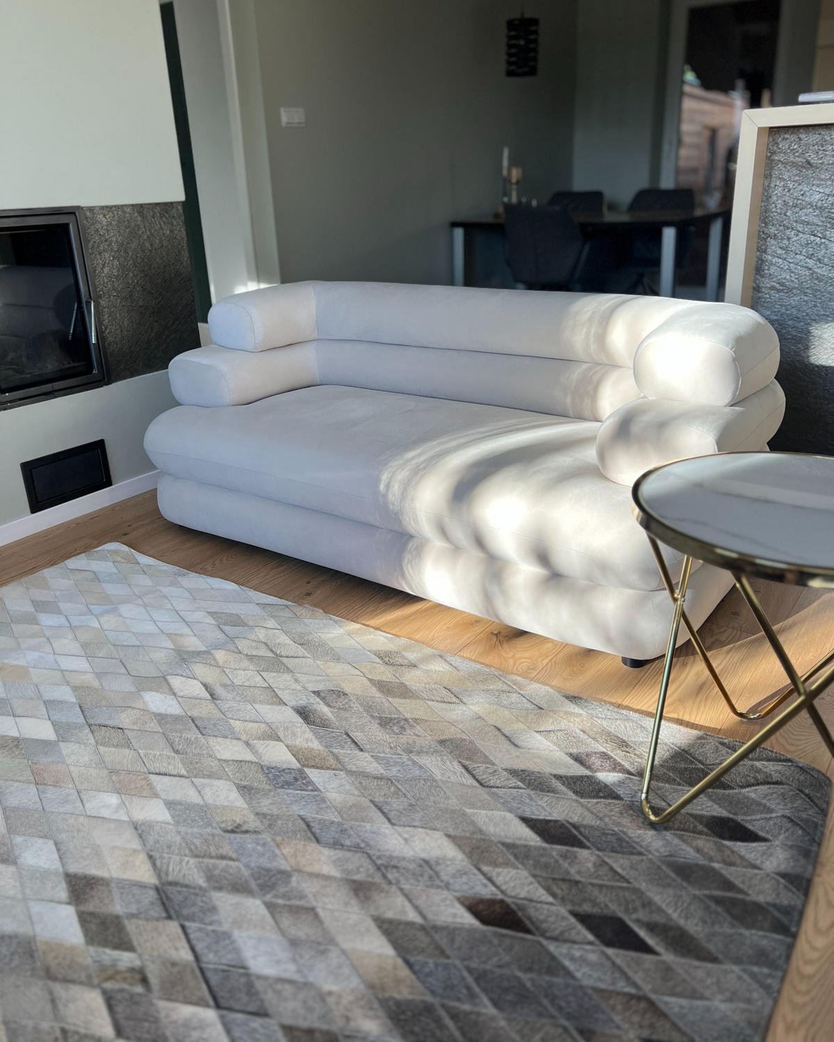 COVOR CU FIR SCURT Maldan 200/140 cm - bej, blană (140/200cm) - Beliani