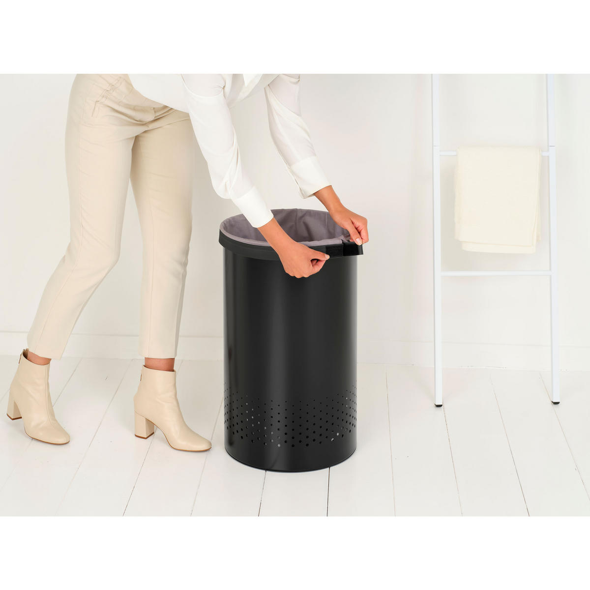 WÄSCHEBOX, Matt Black, 60 L - Schwarz, Metall (38/63.5/38cm) - Brabantia