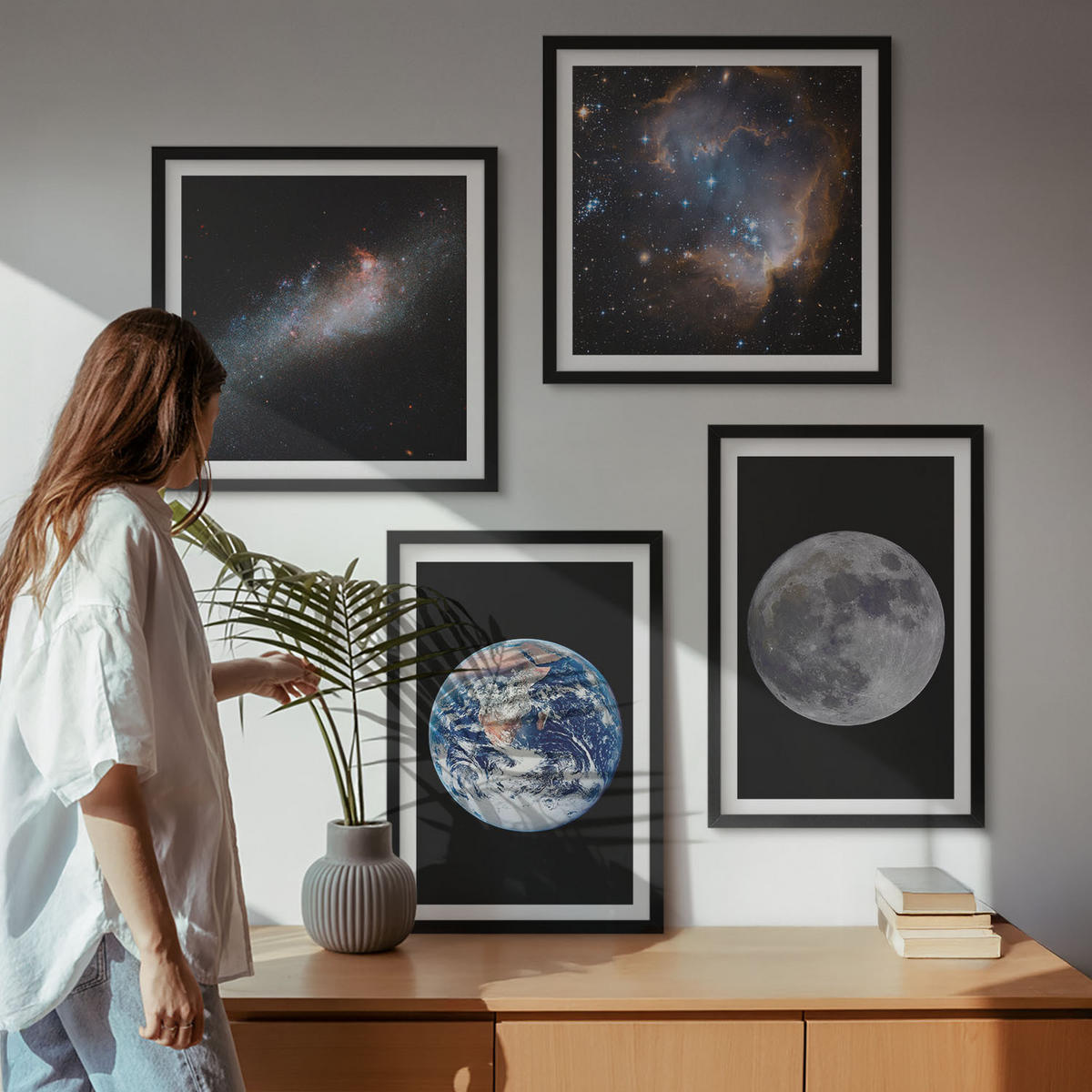 BILDER SET 4er Set - 50x50 cm & 40x60 cm Schwarzer Rahmen - Galaxie Weltraum Mond - Schwarz, Kunststoff (50/50cm) - TULUP