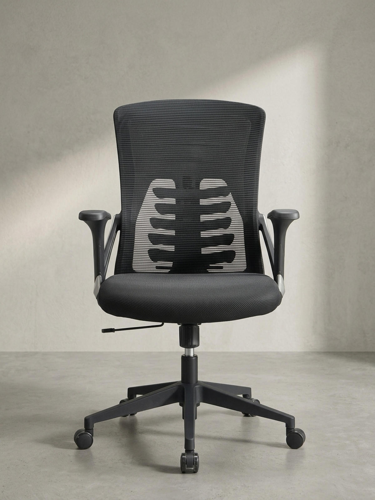 BÜRODREHSTUHL Schwarz Mesh mit Wippmechanik, 4-fach Lordosenstütze und Höhenverstellung ATLAS - Schwarz, Kunststoff/Textil (65/104/65cm) - KADIMA DESIGN