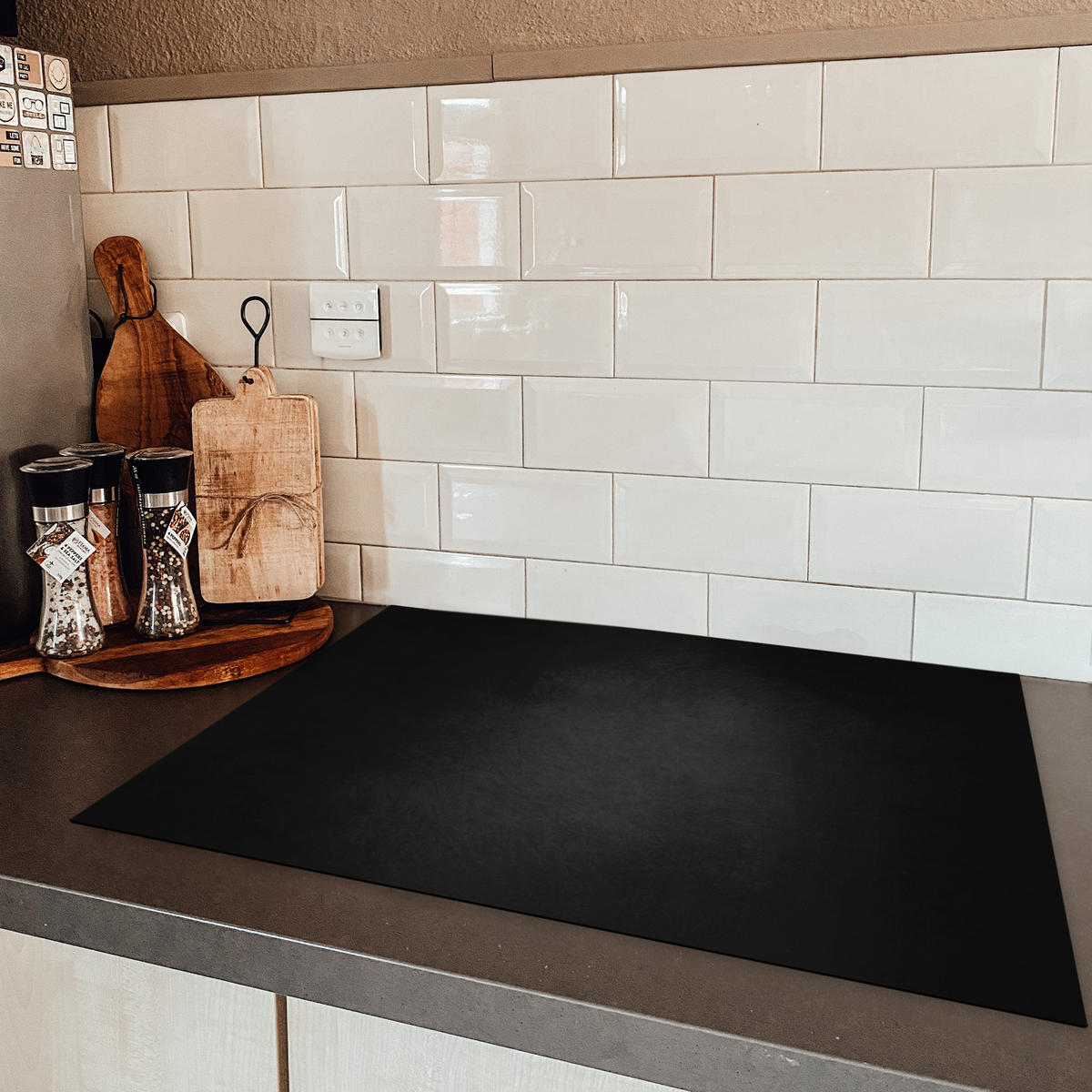 HERDABDECKPLATTE Beton - Schwarz - Grau - Strukturiert - Industriell Herdabdeckung Induktionsfeld 75x52 cm - Graphitfarben, Kunststoff (75/52/0.2cm) - MuchoWow