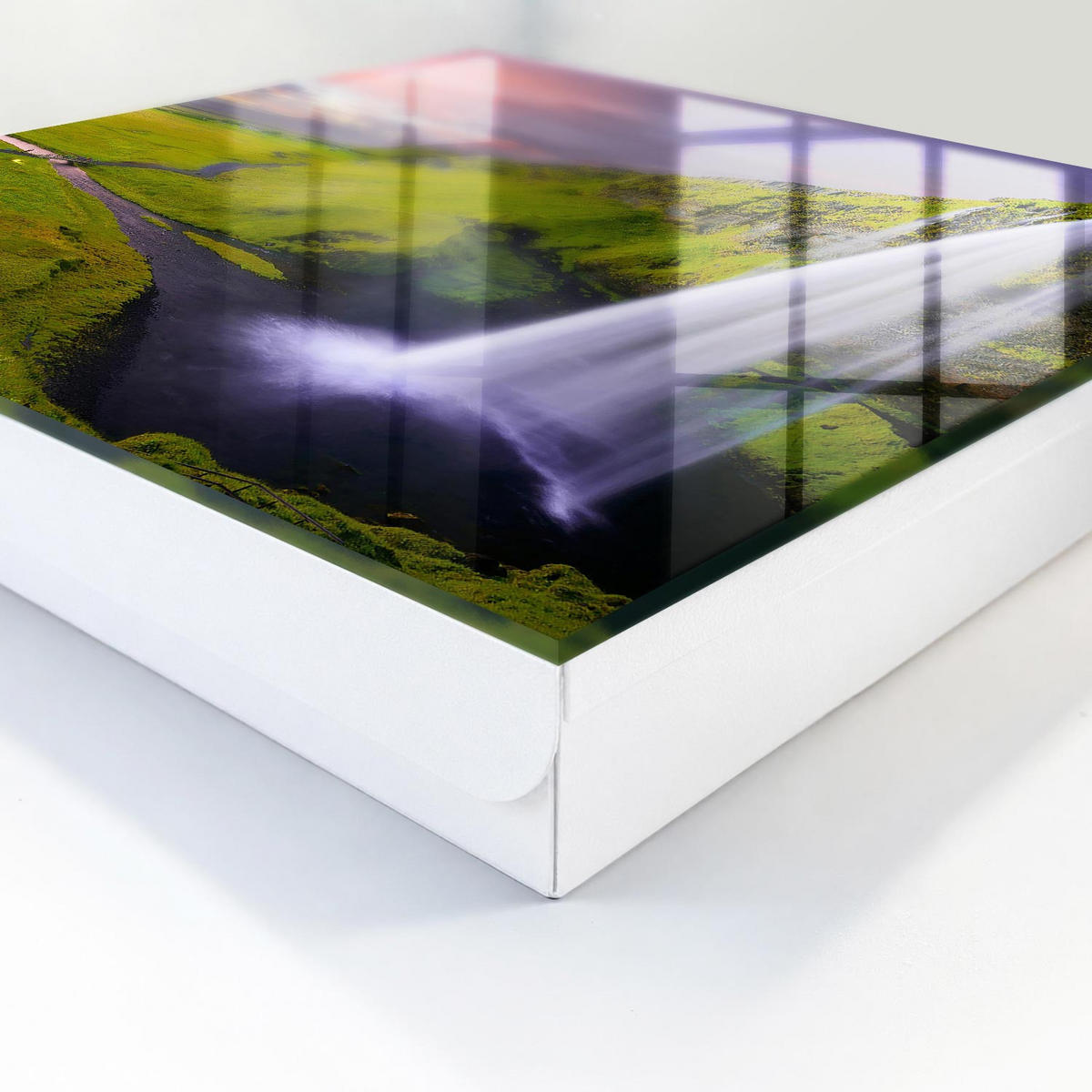 SCHLÜSSELBOX Weiß 30x30 cm – Türöffnung nach rechts - Bergwasserfall - Grün, Metall (30/30/5cm) - TULUP