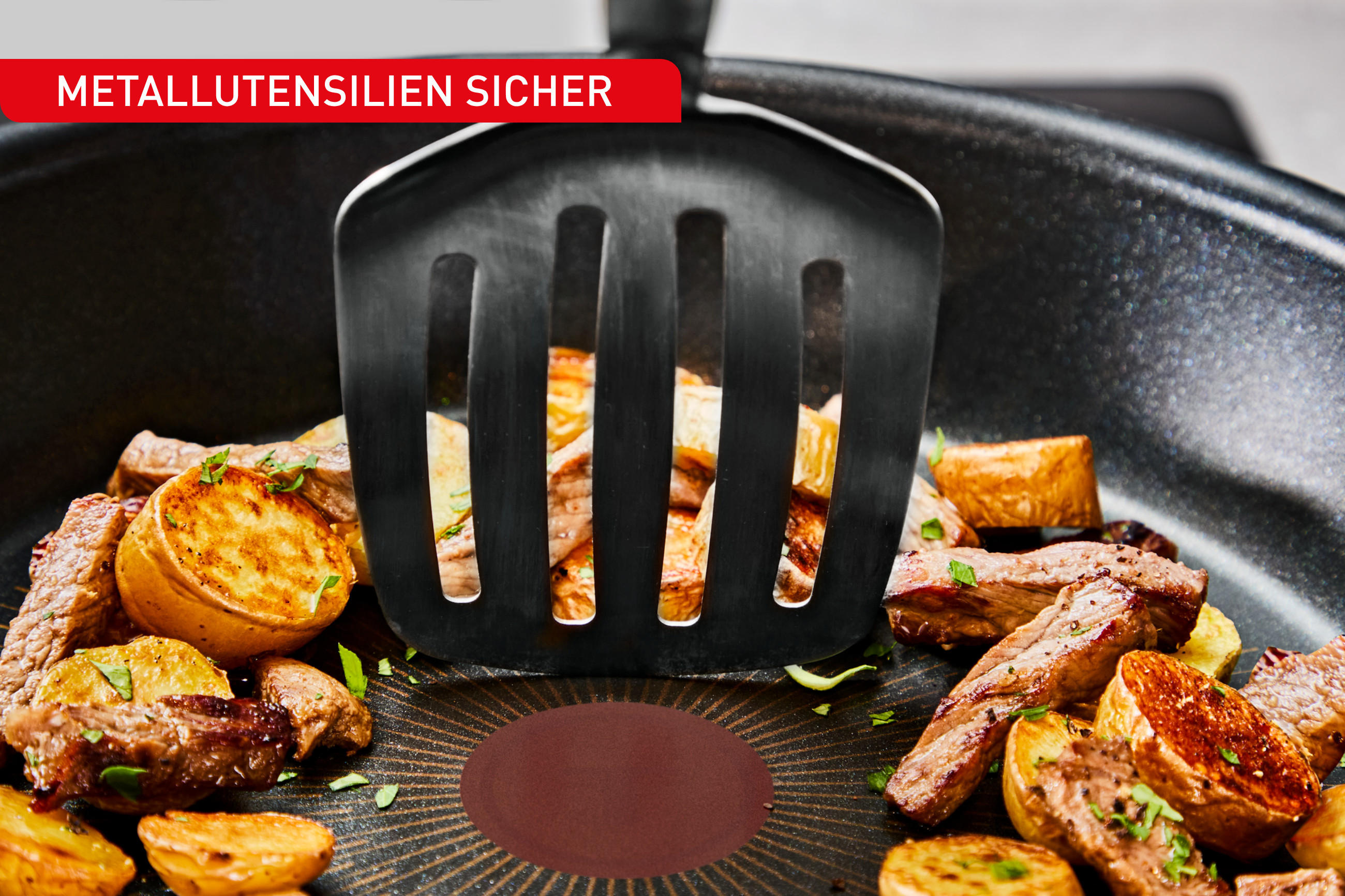 Pfanne mit Pfannenwender