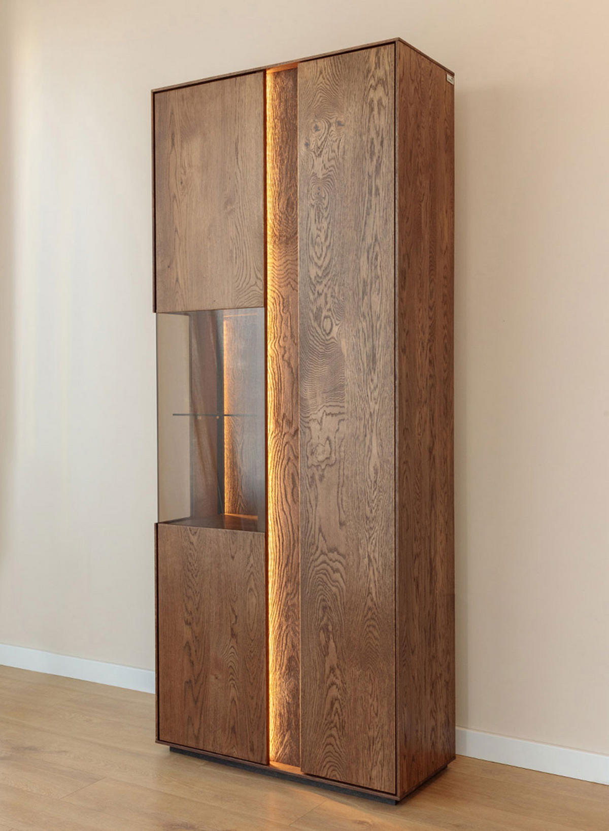 VITRINE Collodi Wildeiche Tabak 84,5 / 37 / 205cm - Wildeiche, Holz (84.5/205/37cm) - Feldmann-Wohnen