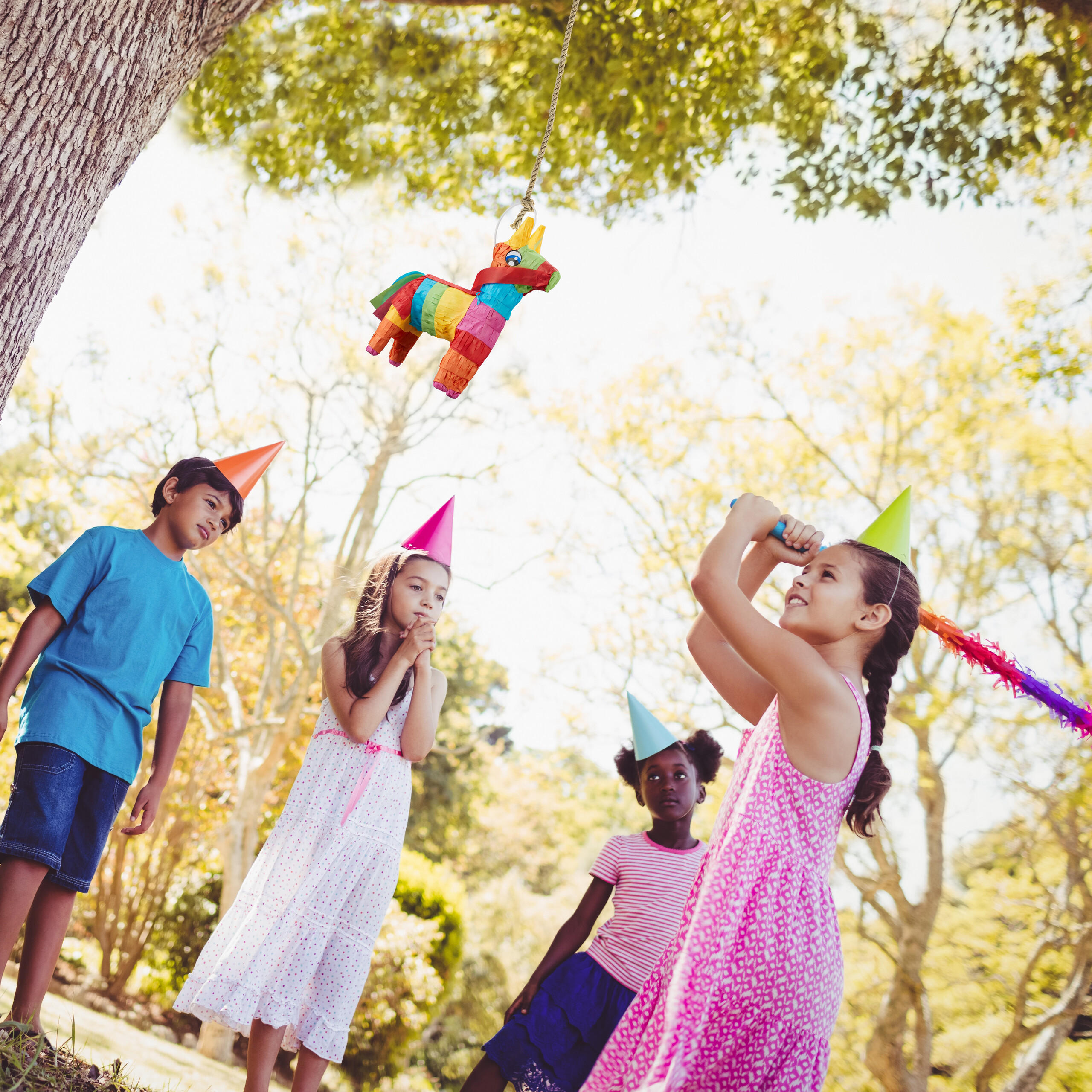 PINATA - Multicolor, Papier/Wellpappe (13/19/5.5cm) - Relaxdays