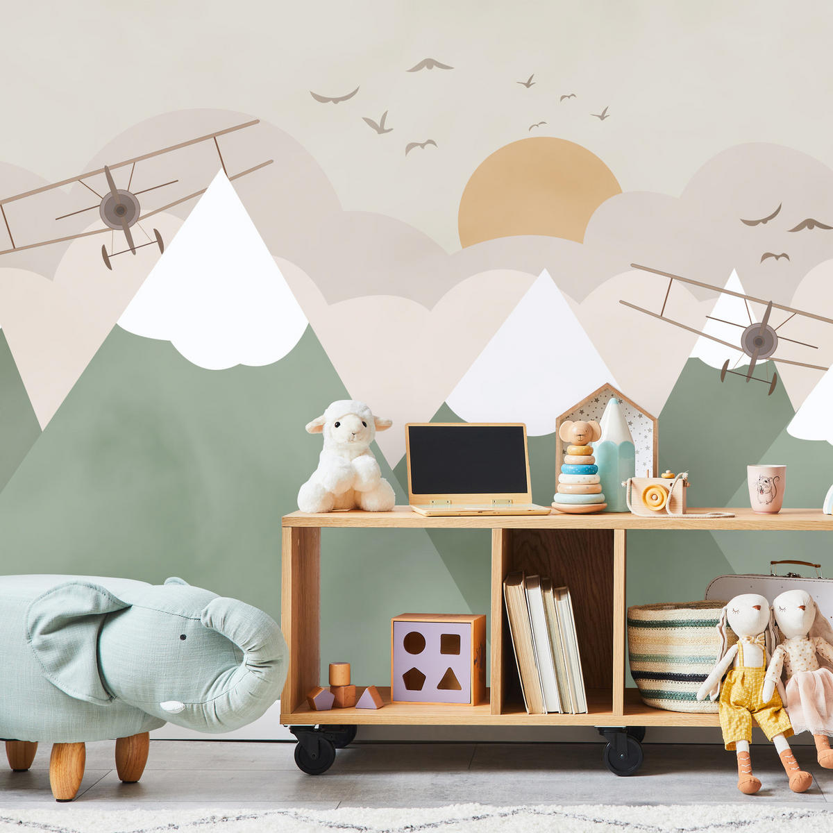 FOTOTAPETE für Kinderzimmer Berge Flugzeuge Wolken 300x210 - Beige/Orange, Papier (300/210cm) - Muralo